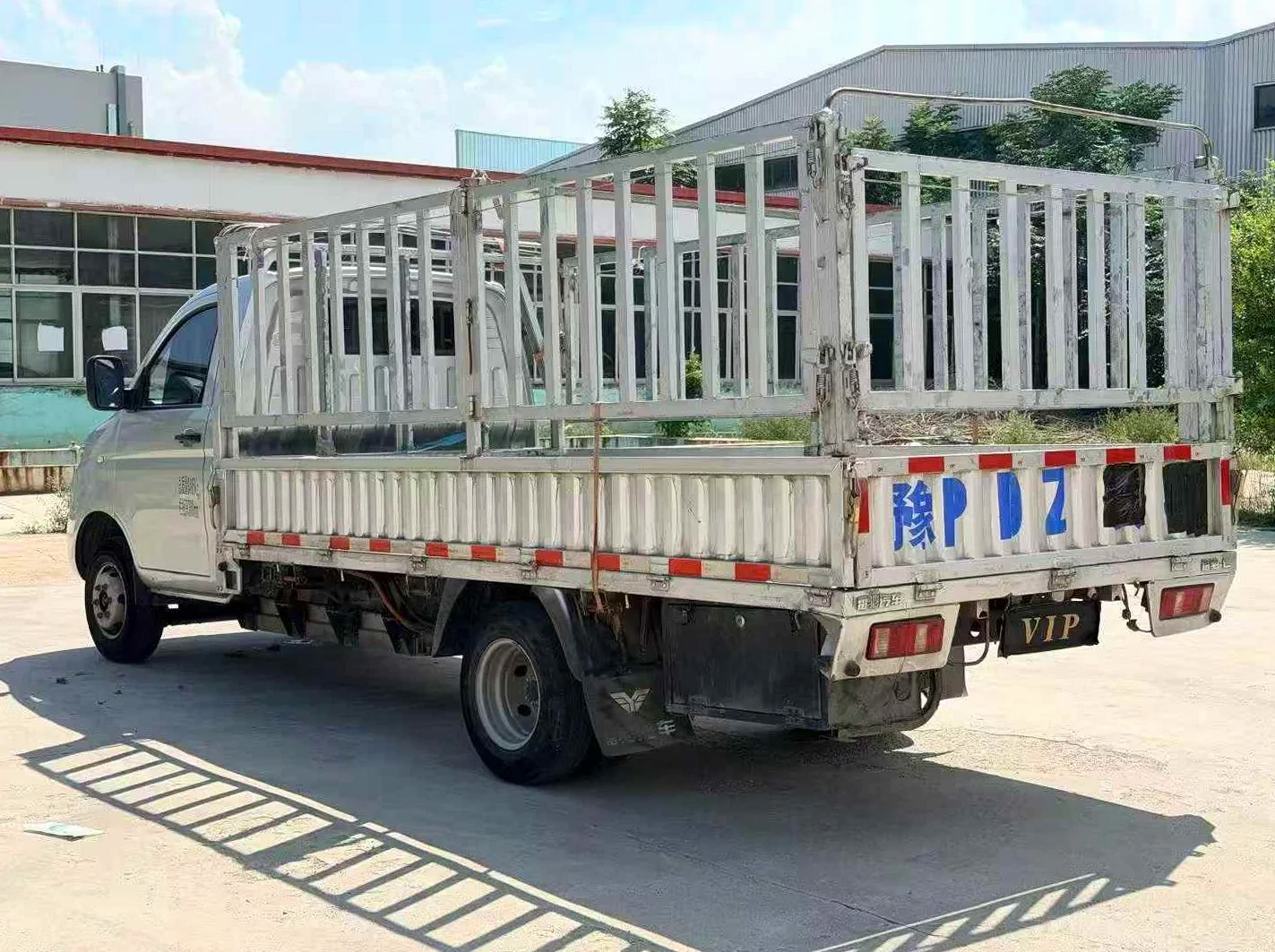 货车开瑞小象 后面外观一