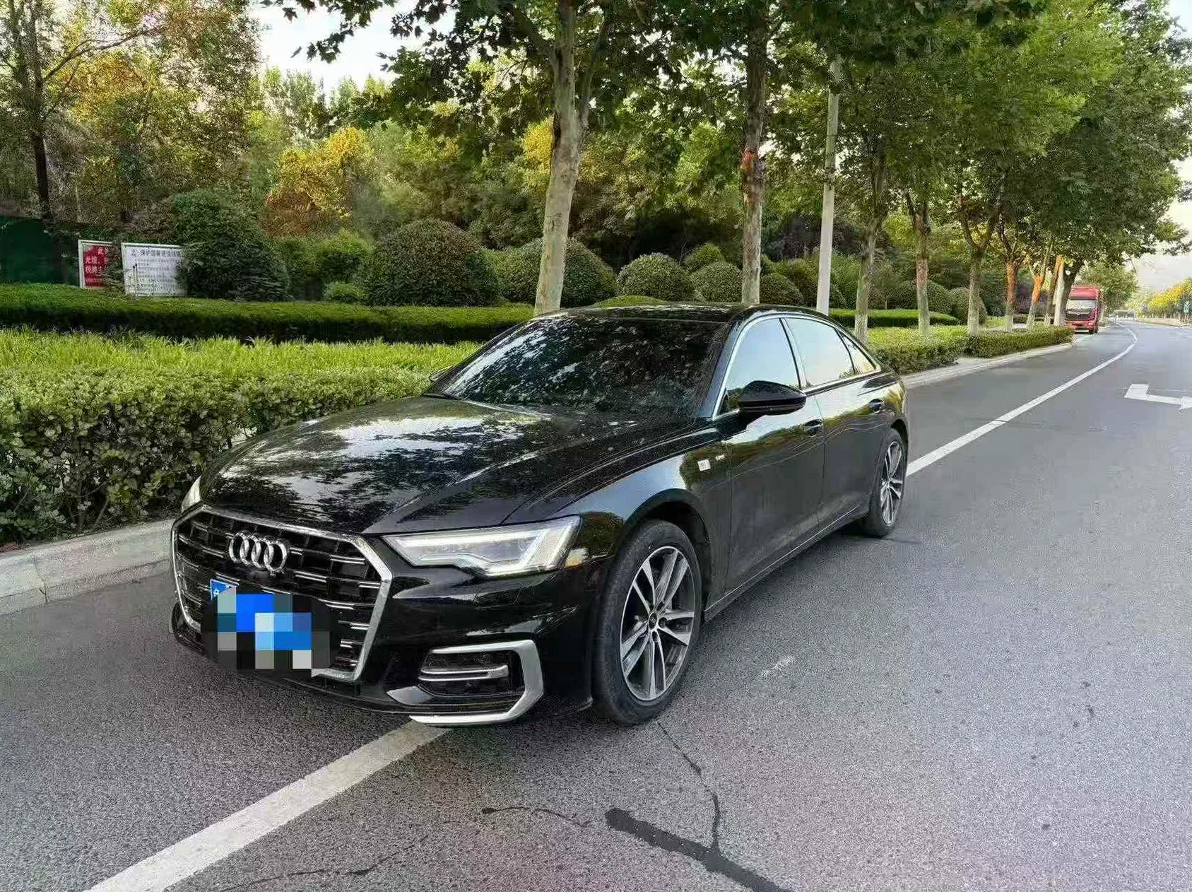 奥迪A6L 后面外观一
