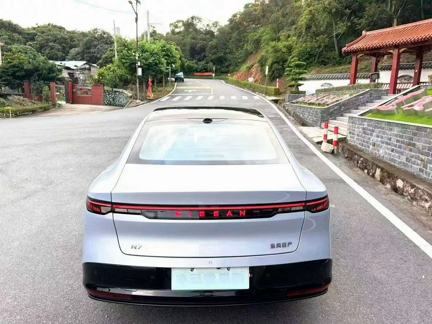 日产N7 后面外观一