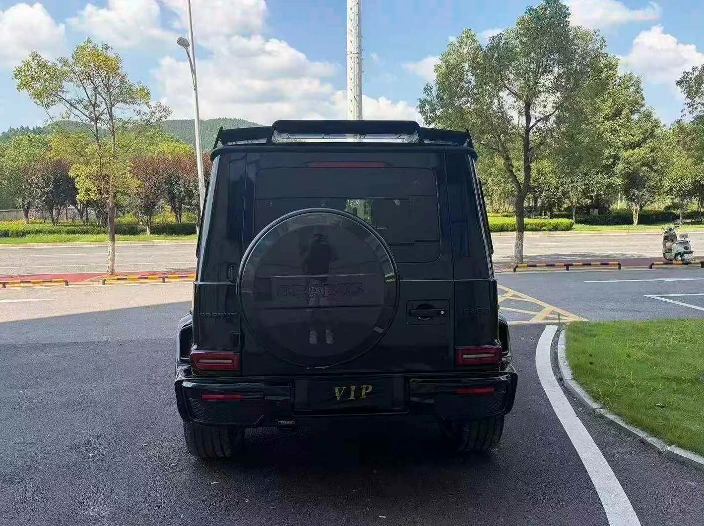 奔驰AMG 后面外观三