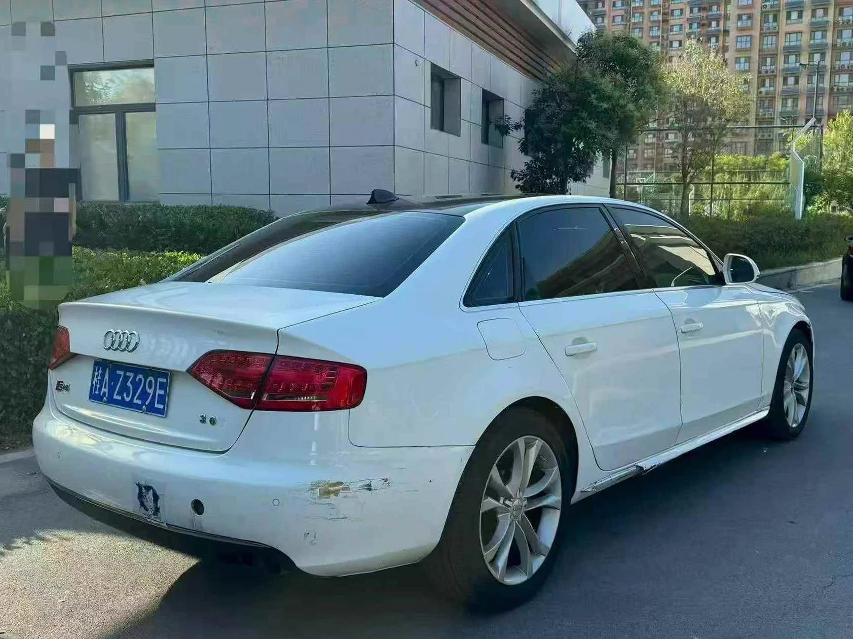 奥迪A4L 后面外观三