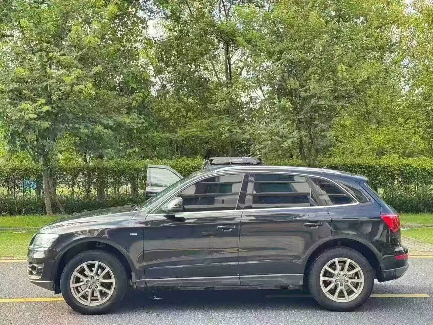 奥迪Q5 后面外观一