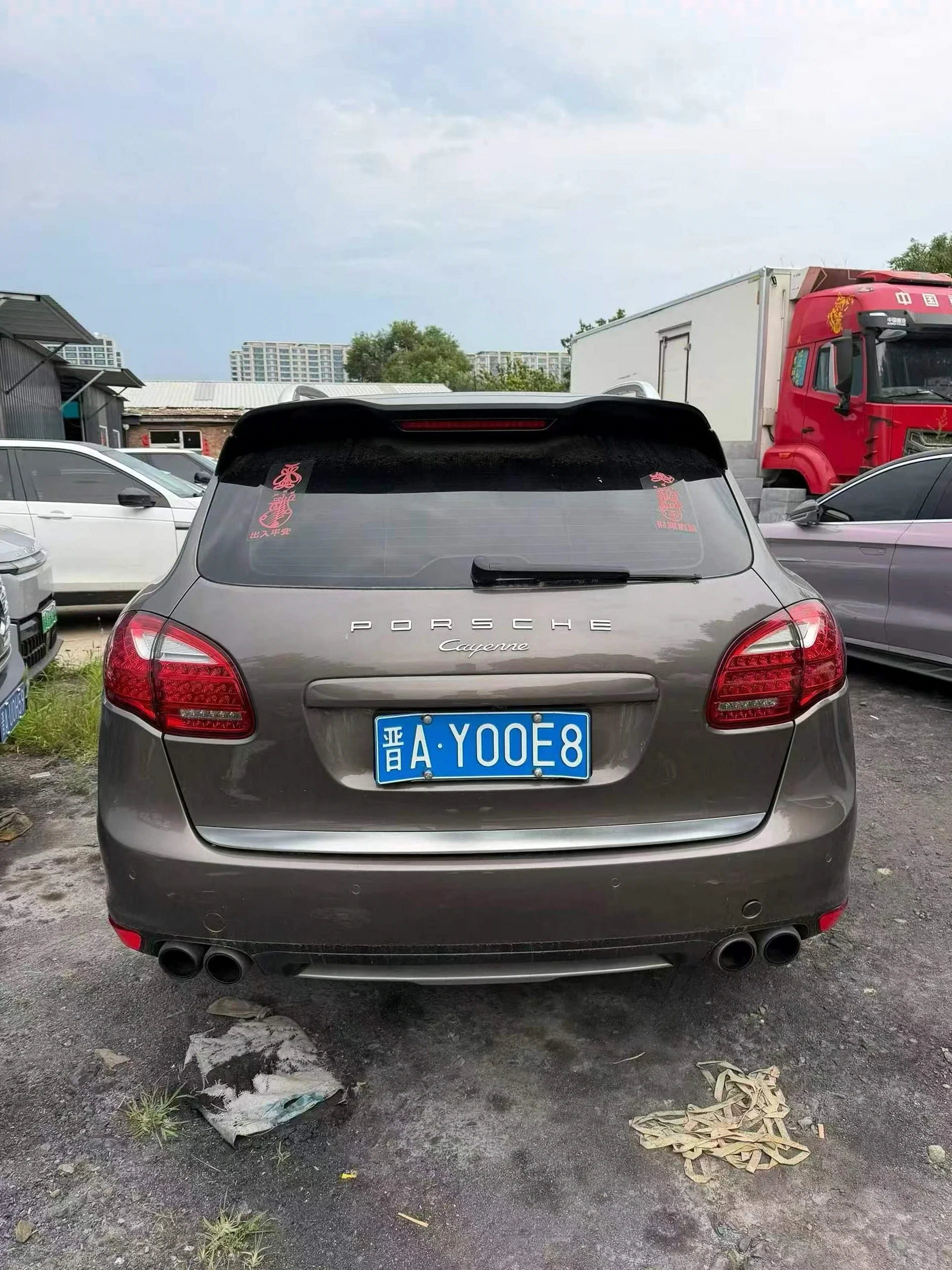保时捷卡宴 后面外观一