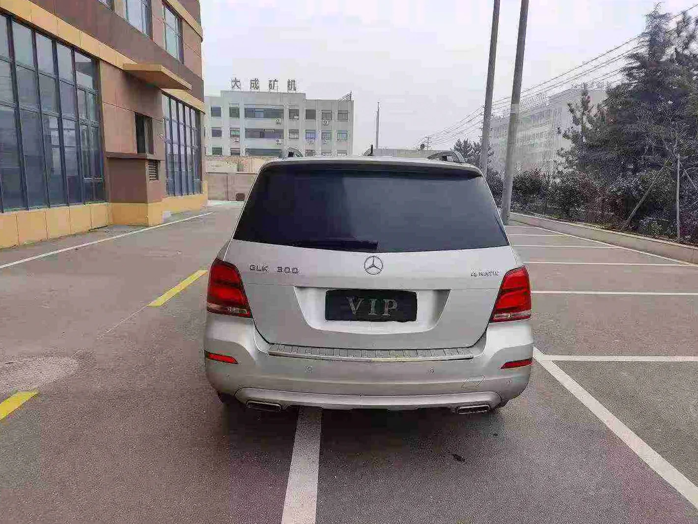 奔驰GLK 后面外观一