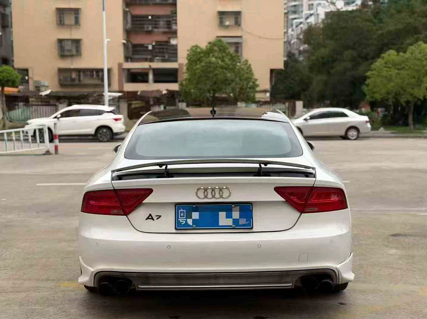 奥迪A7L 后面外观二
