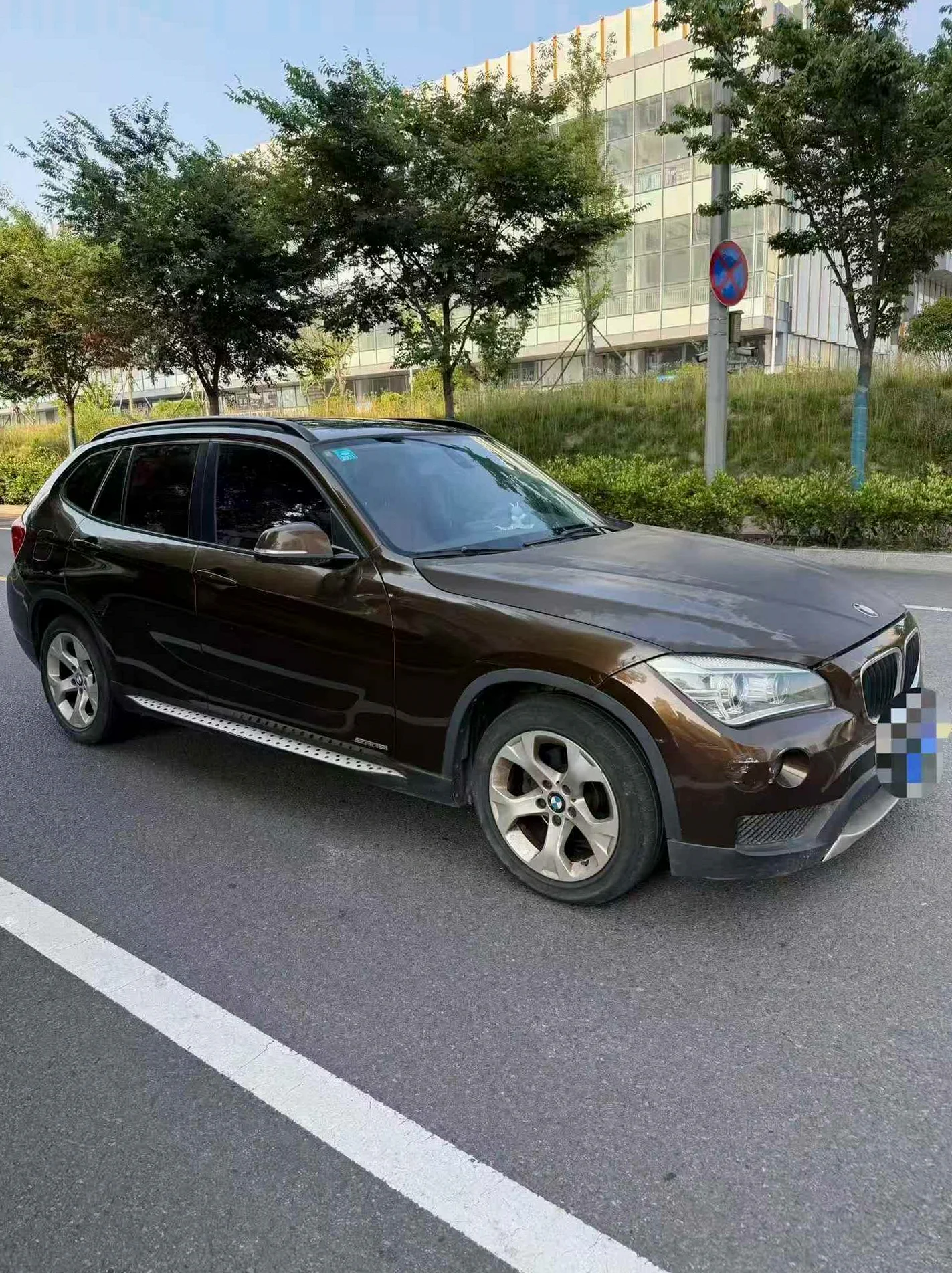 宝马X1 正面外观二