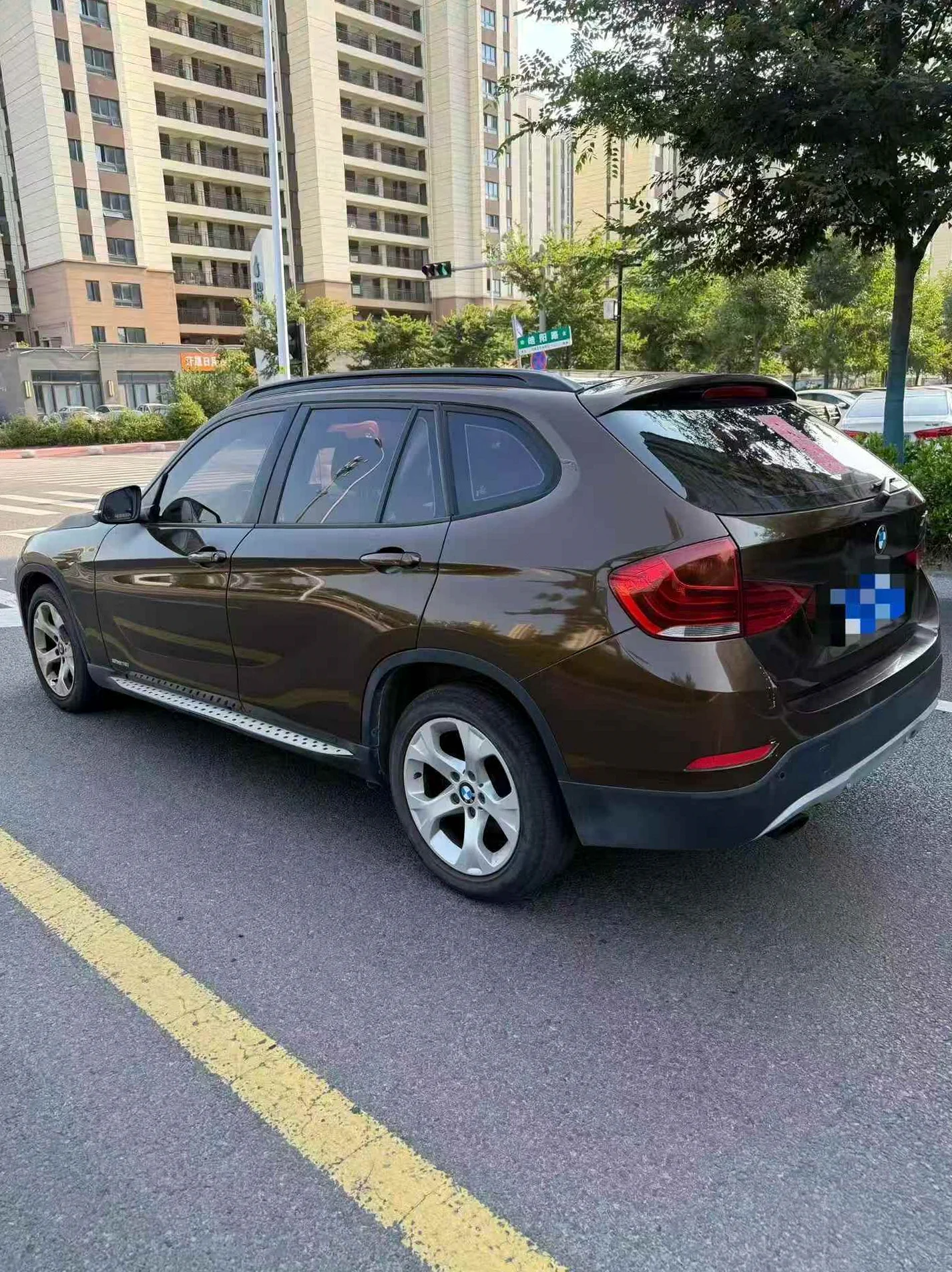 宝马X1 后面外观二