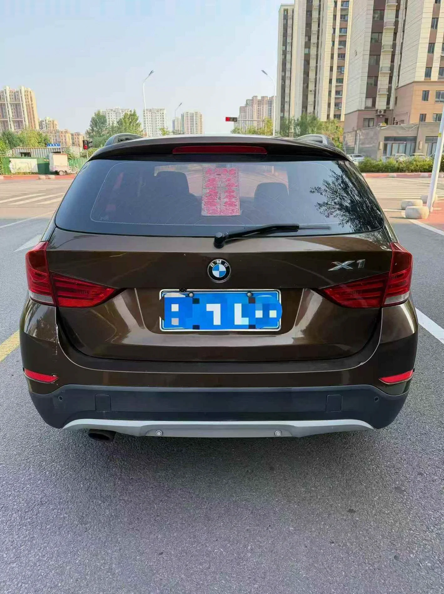 宝马X1 后面外观一