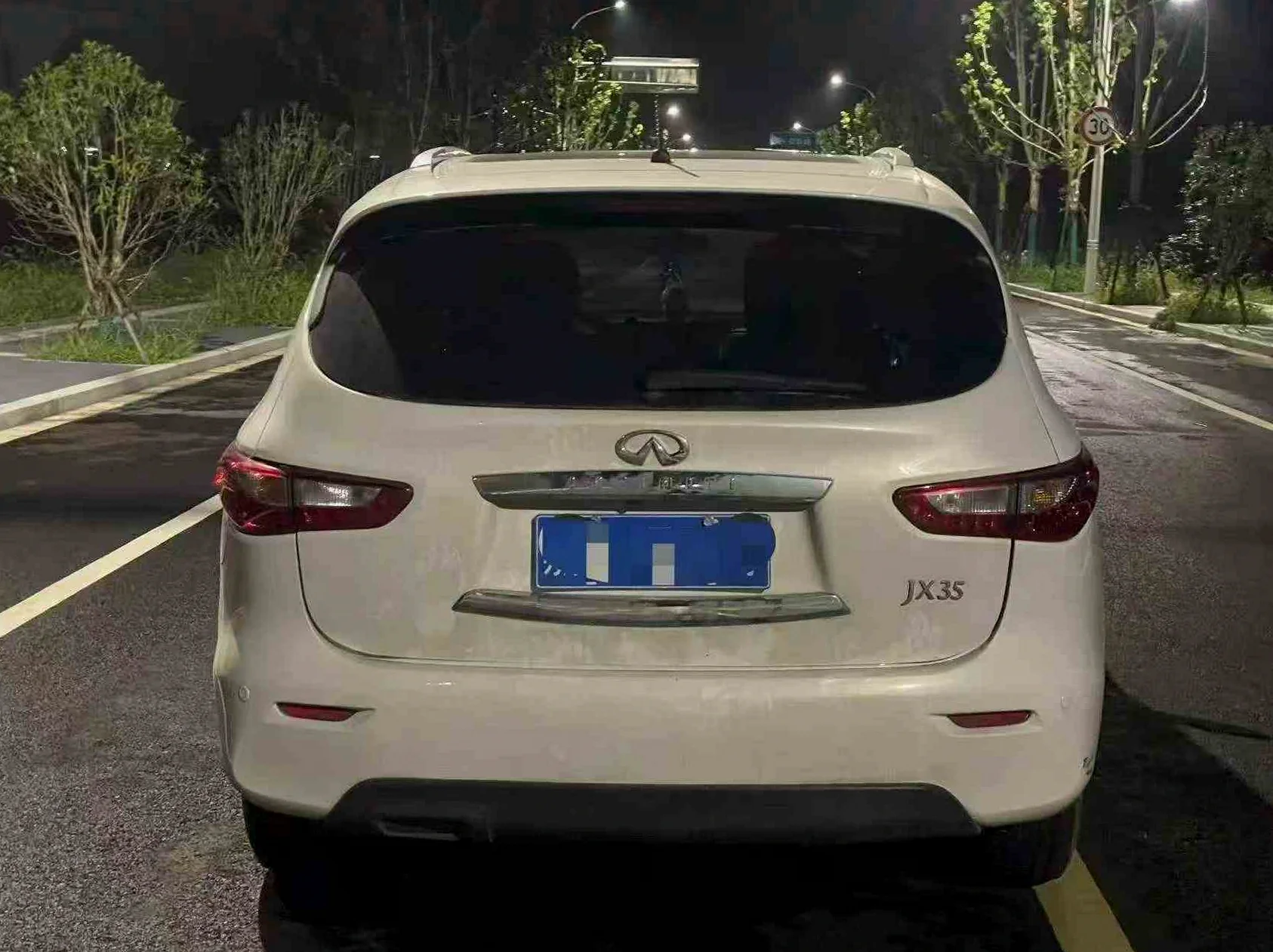 英菲尼迪JX35 后面外观二