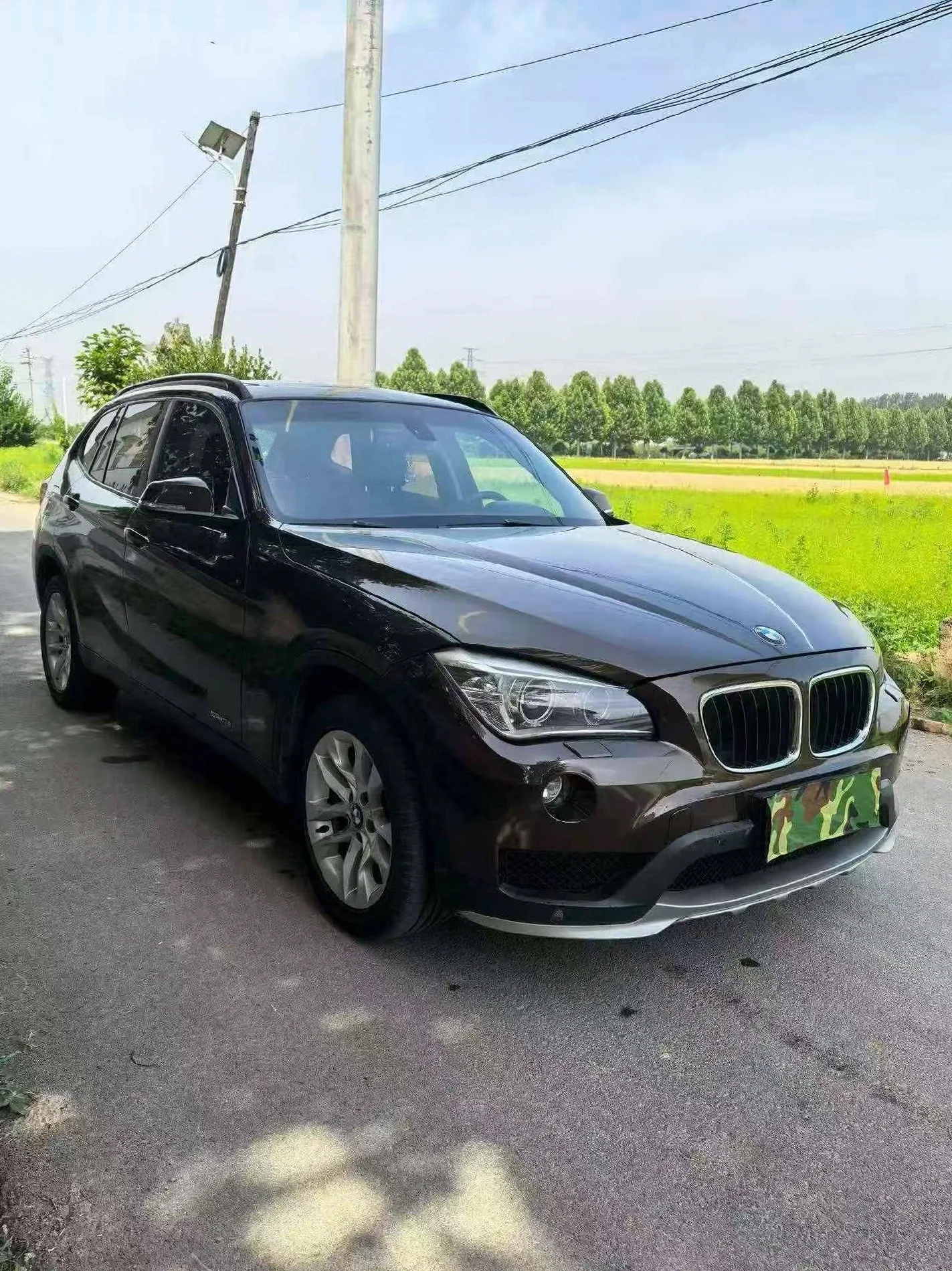 宝马X1 正面外观二