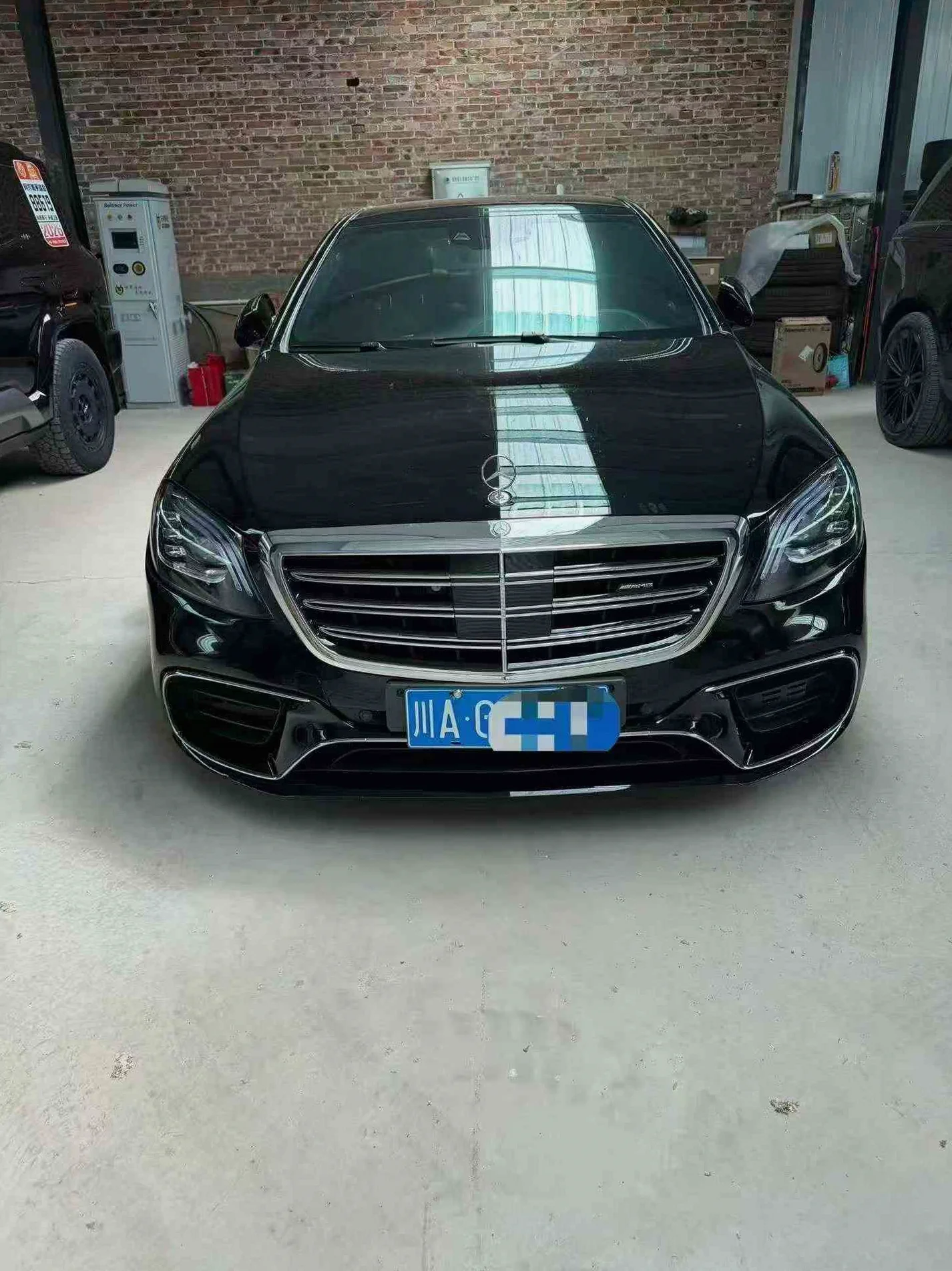 奔驰S级 正面外观二