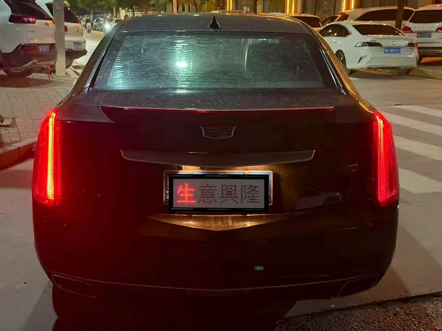 凯迪拉克XTS 正面外观二