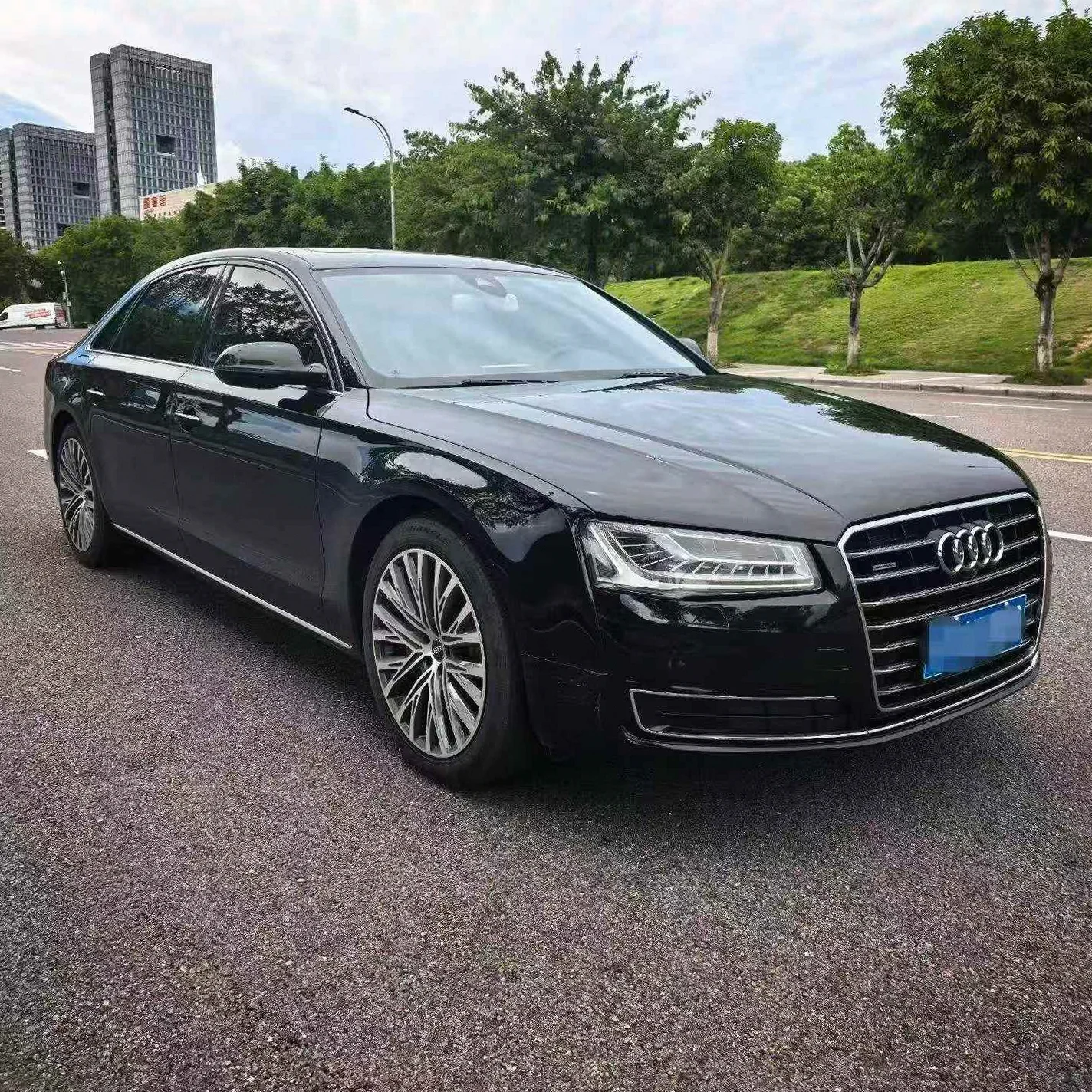 16年奥迪A8L 3.0T四驱