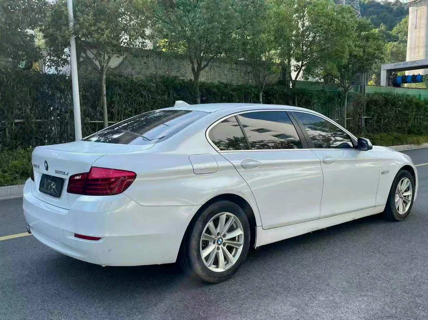 宝马5系 后面外观三