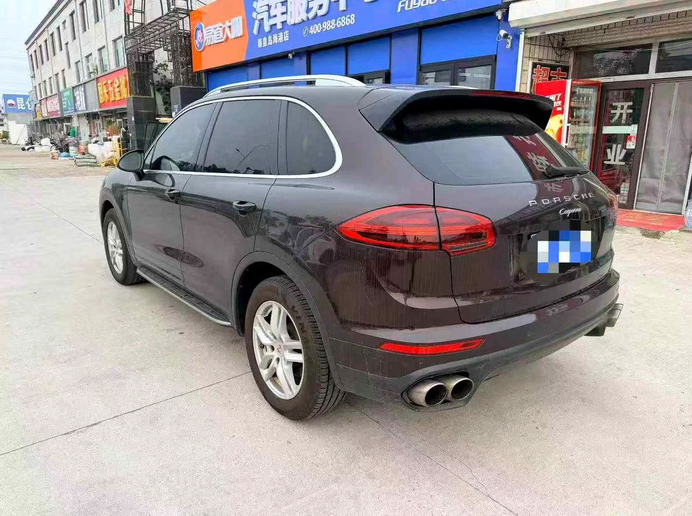 保时捷卡宴 后面外观三