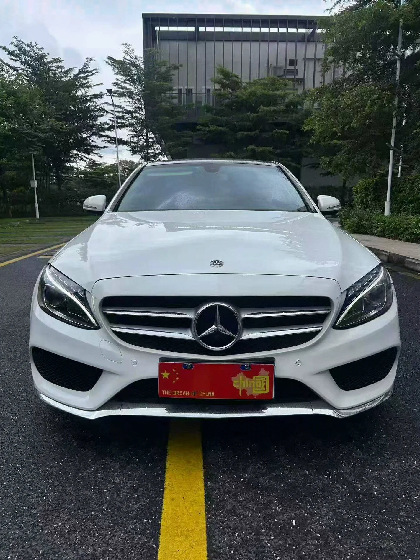 奔驰C 正面外观二