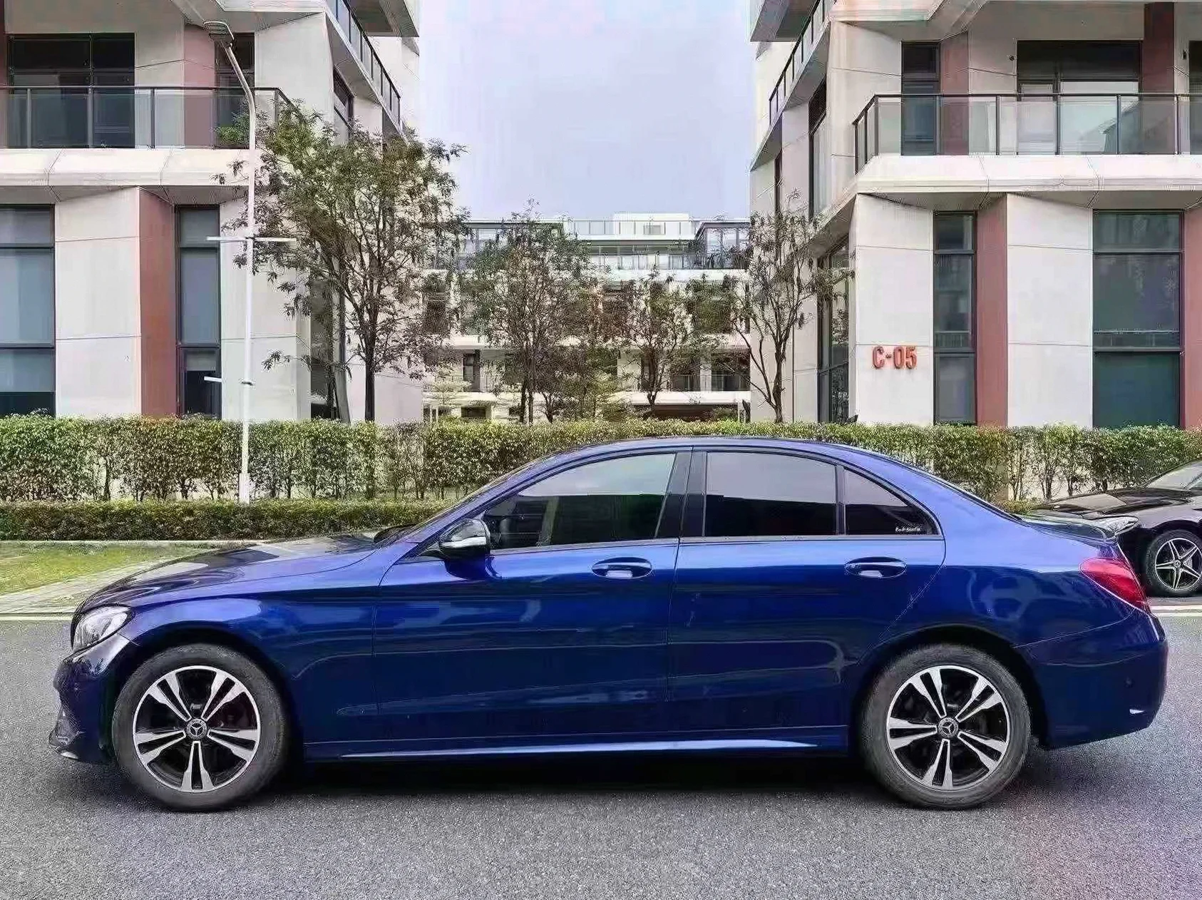 奔驰C 后面外观一