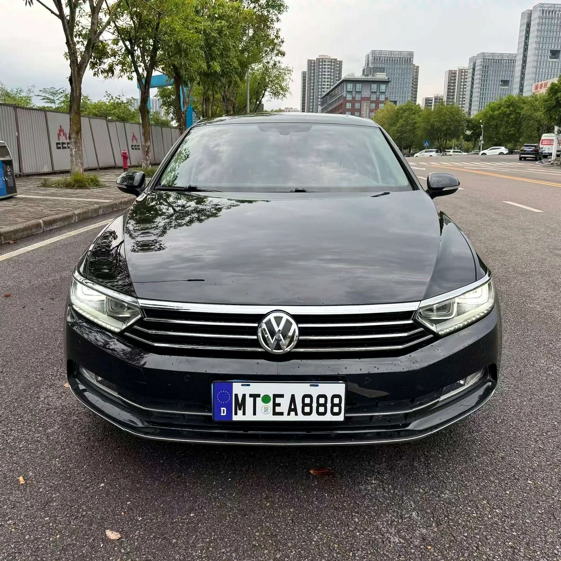 大众迈腾 正面外观二
