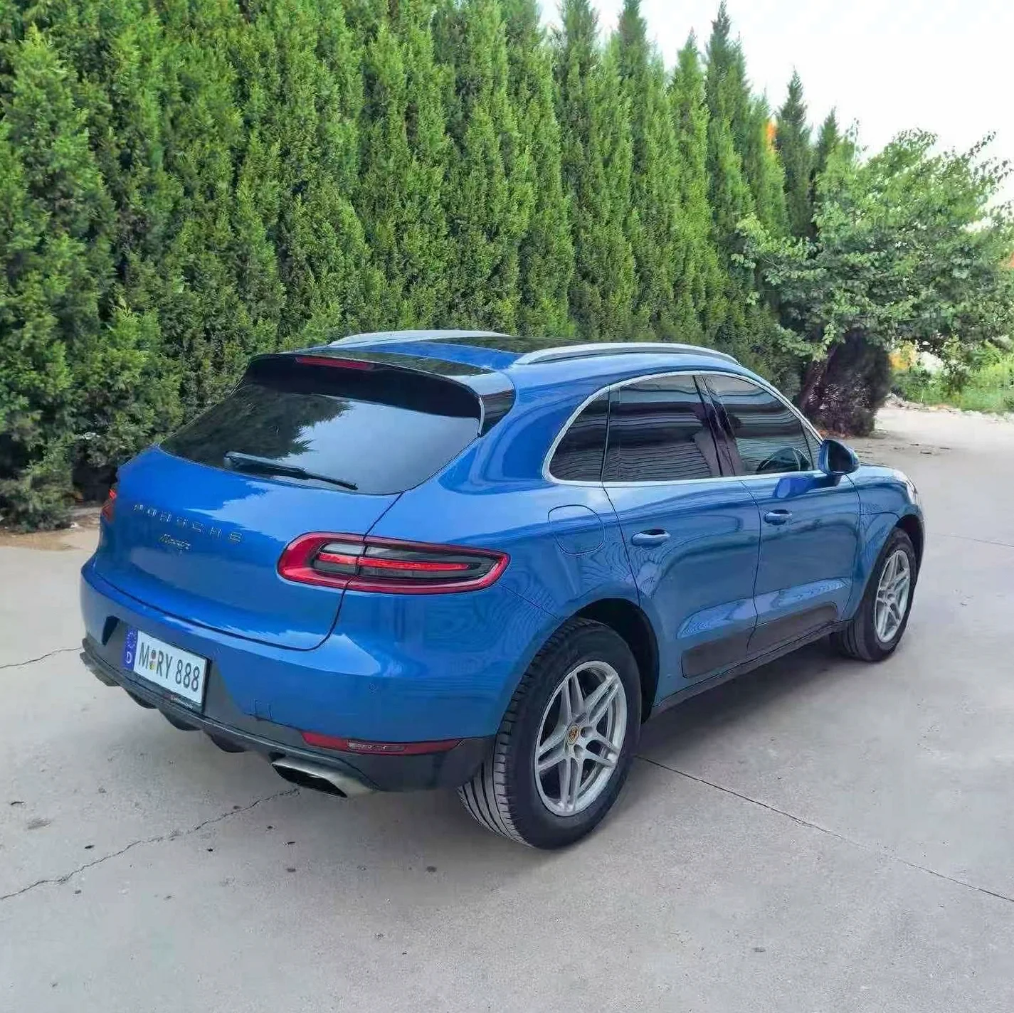 保时捷Macan 后面外观三