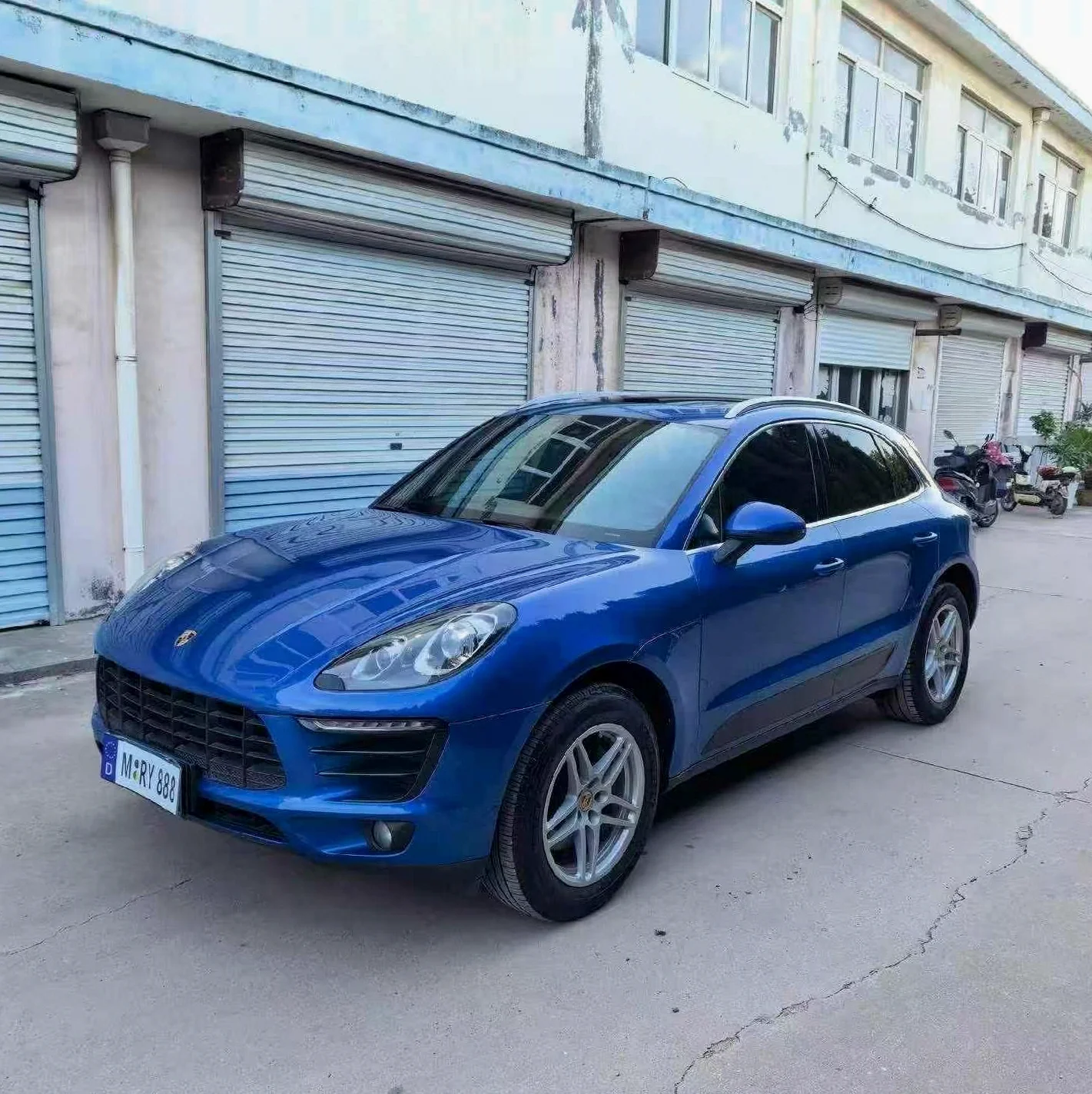 保时捷Macan 正面外观三