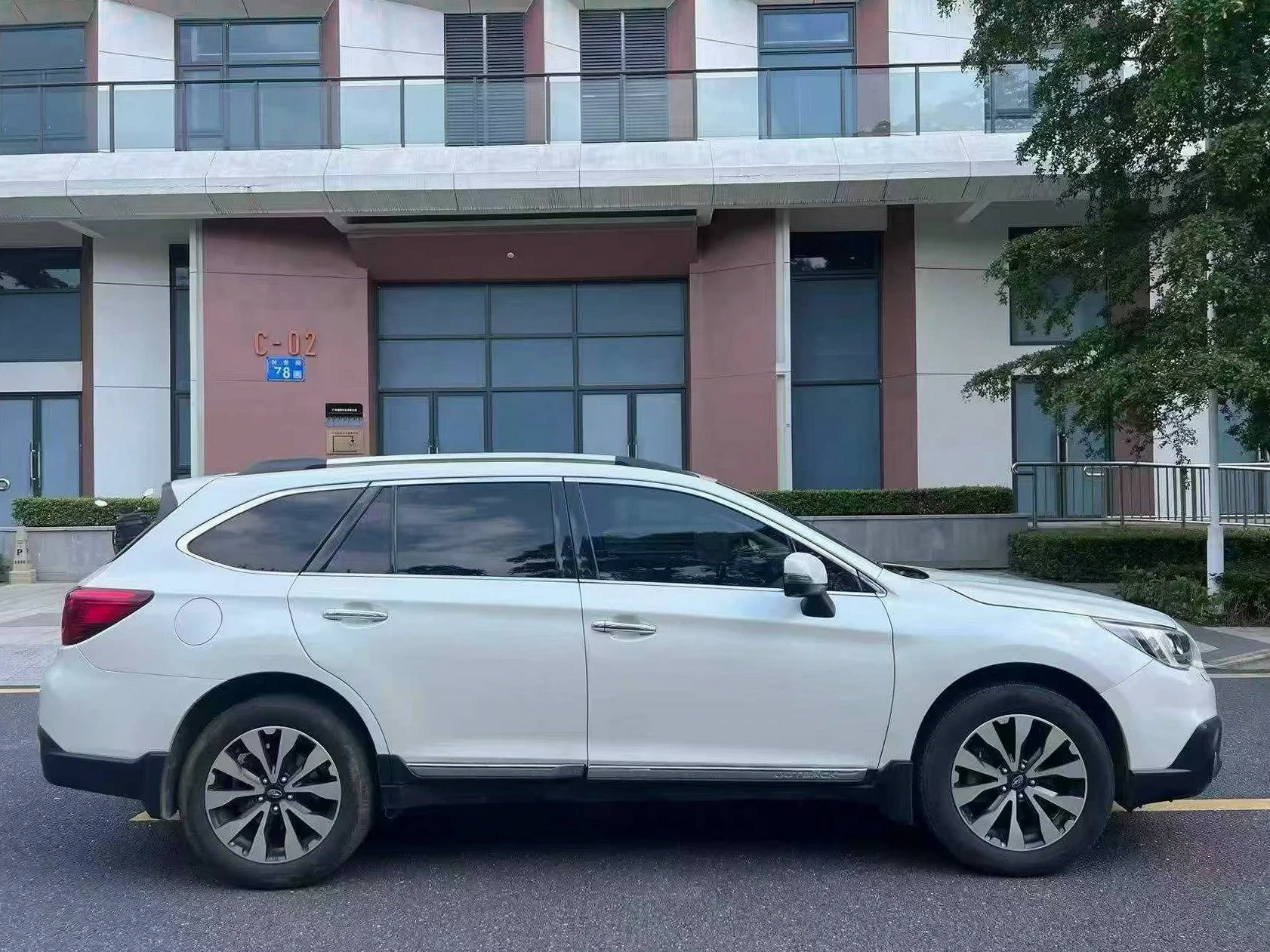 斯巴鲁傲虎 后面外观三