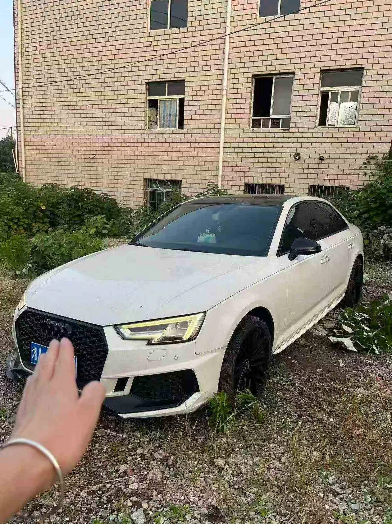 奥迪A4L 正面外观二