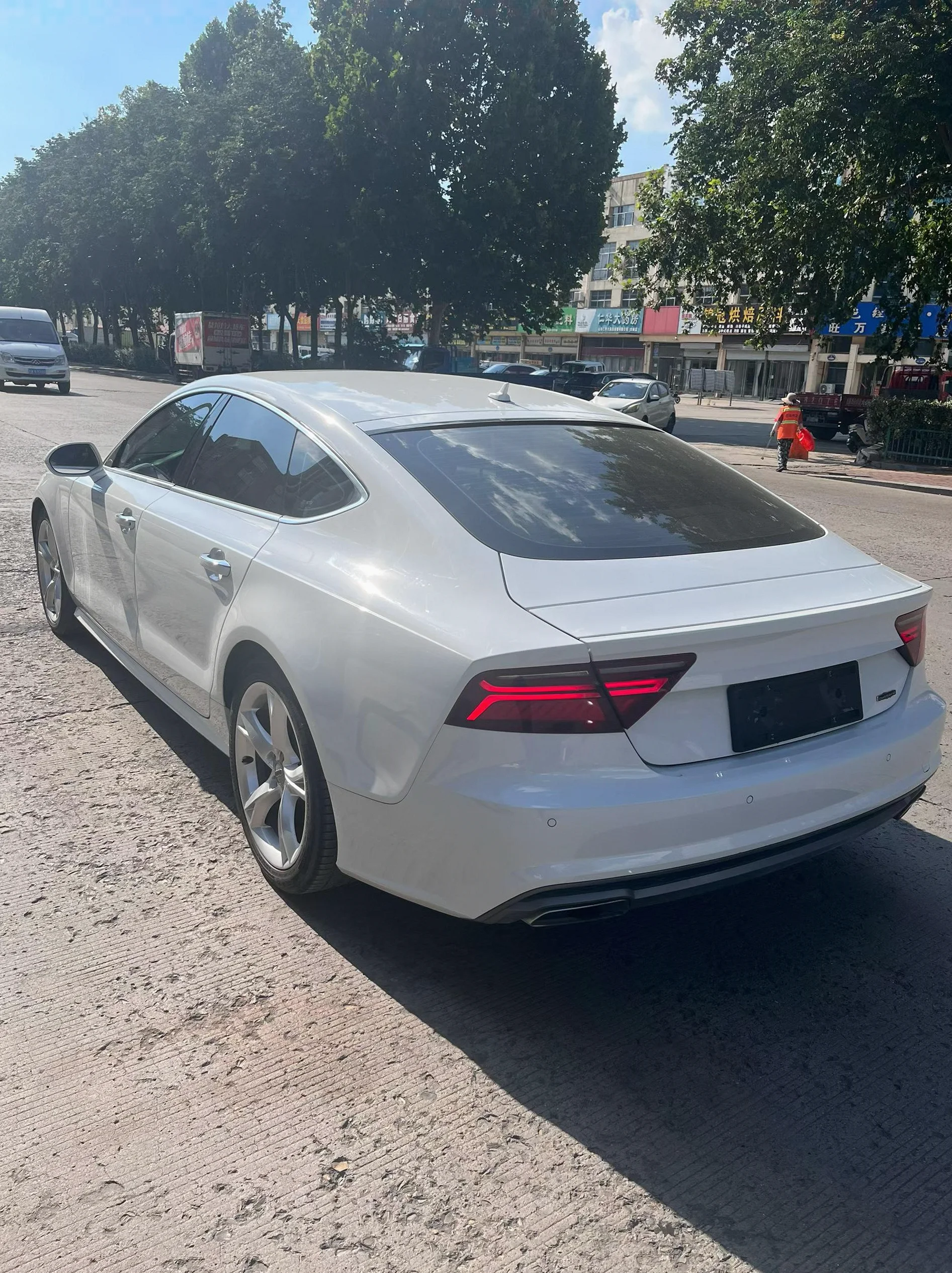 奥迪A7L 后面外观三