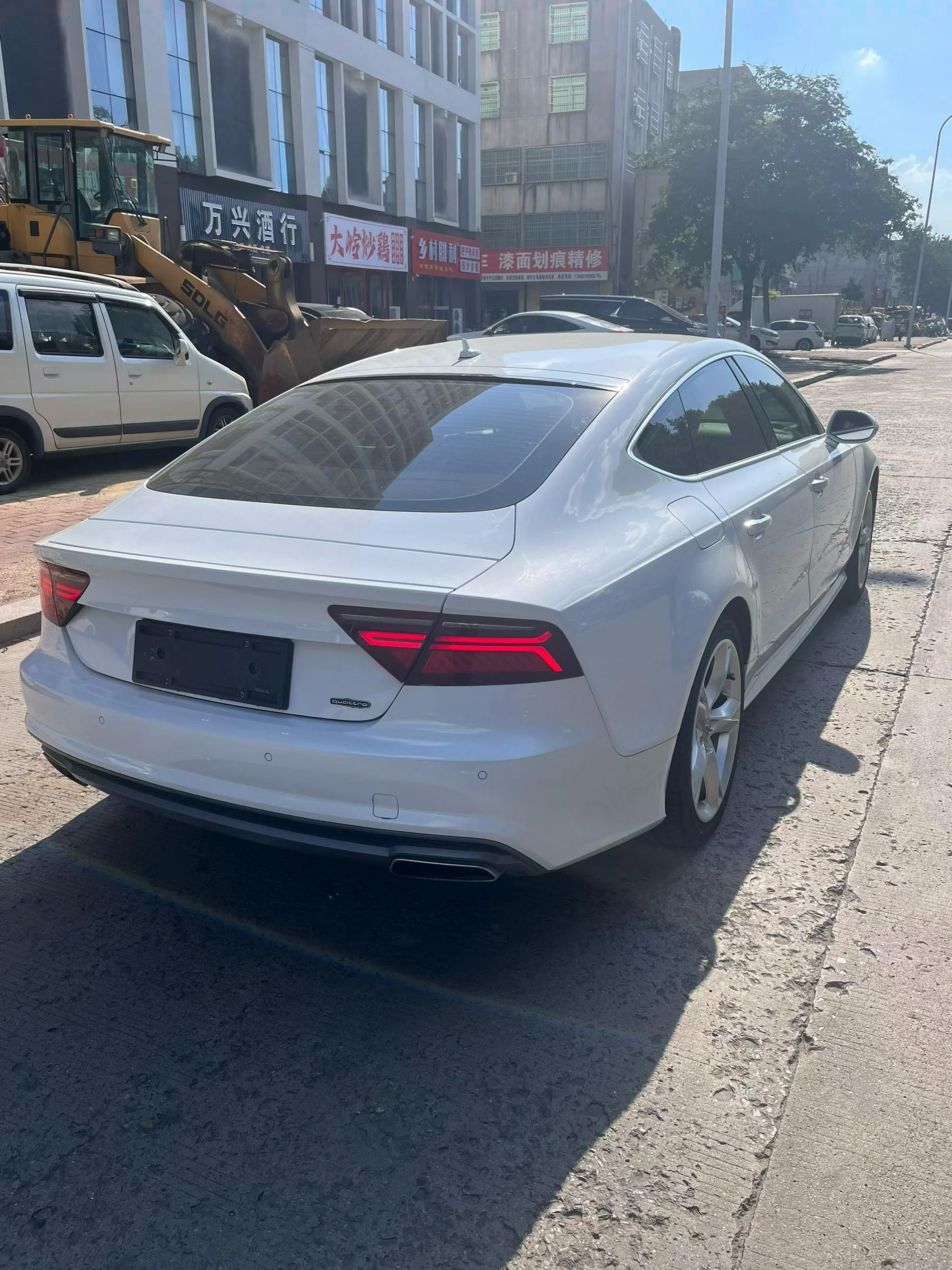 奥迪A7L 后面外观二