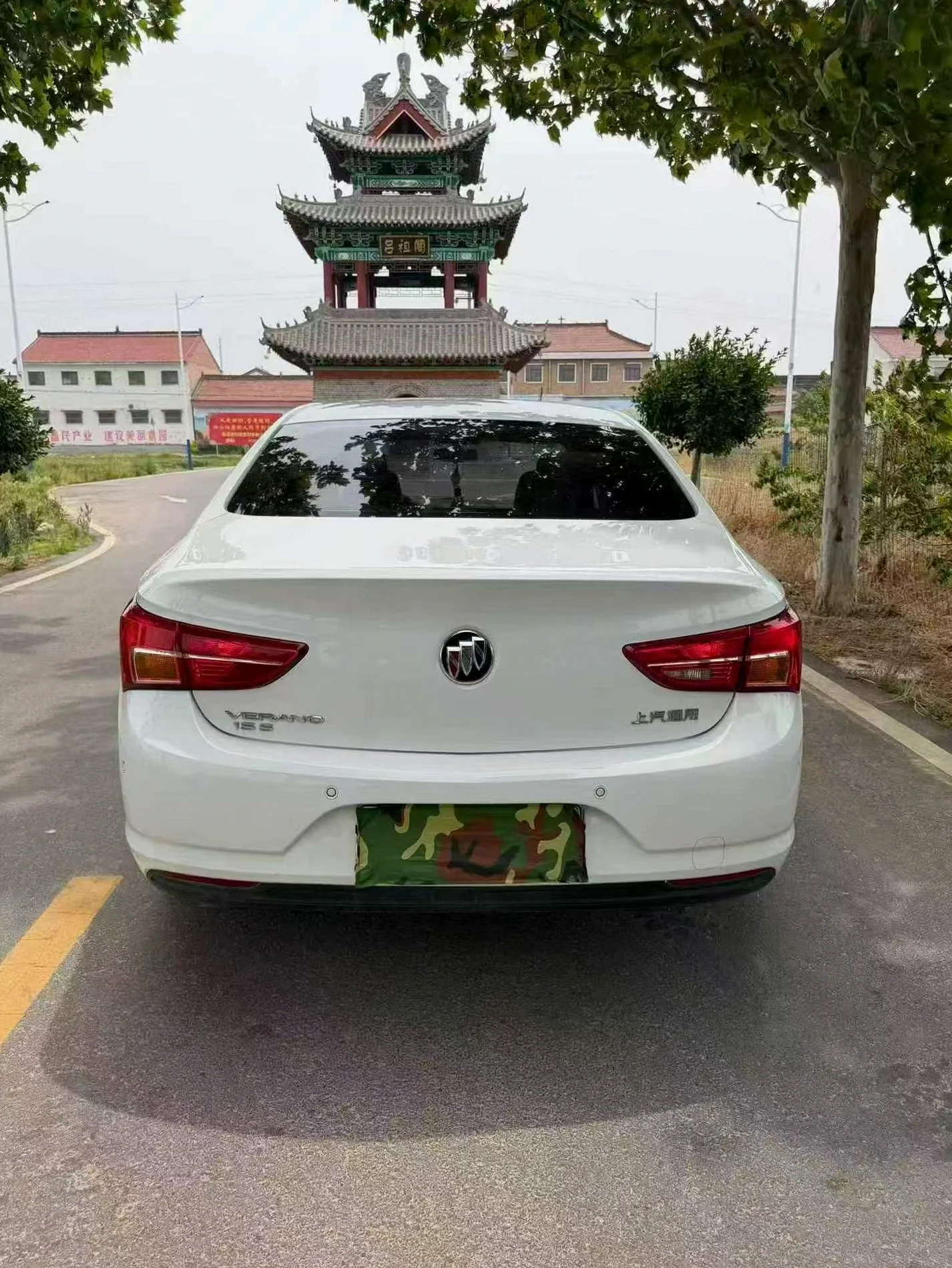 别克威朗 内饰前排