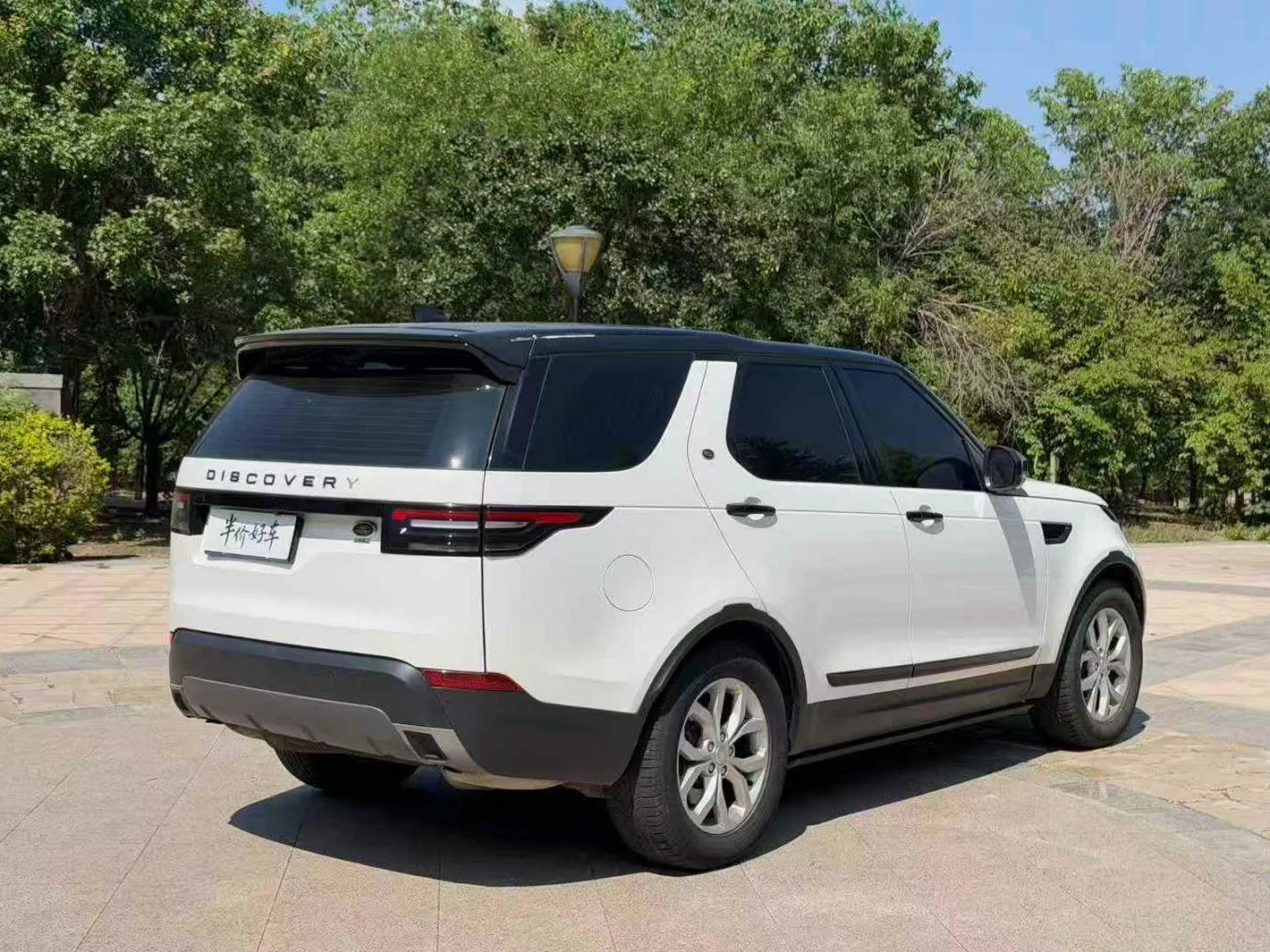 路虎发现 后面外观三