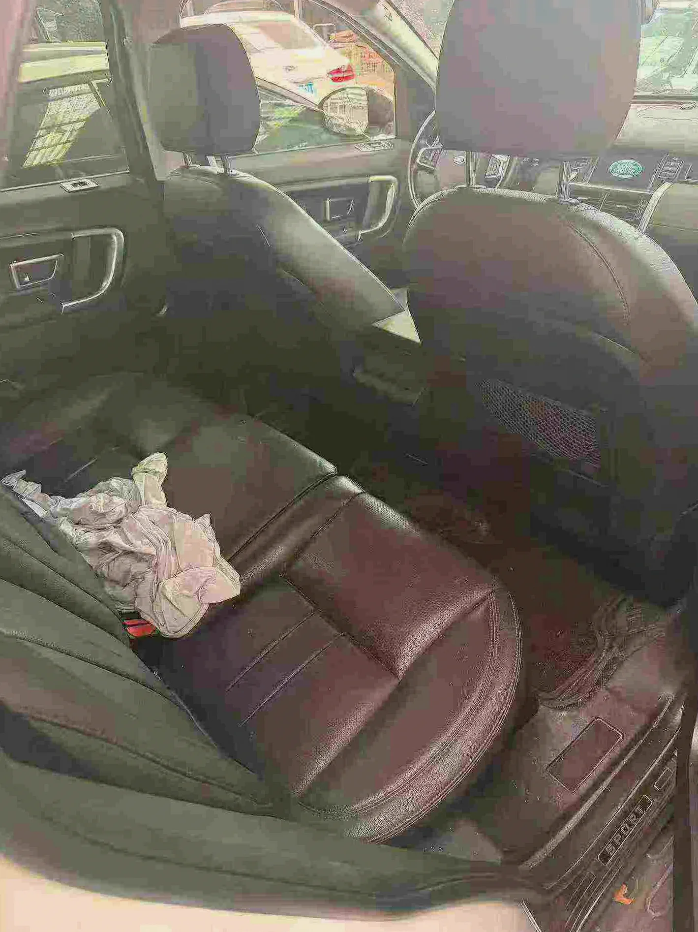 路虎发现神行 后面外观一