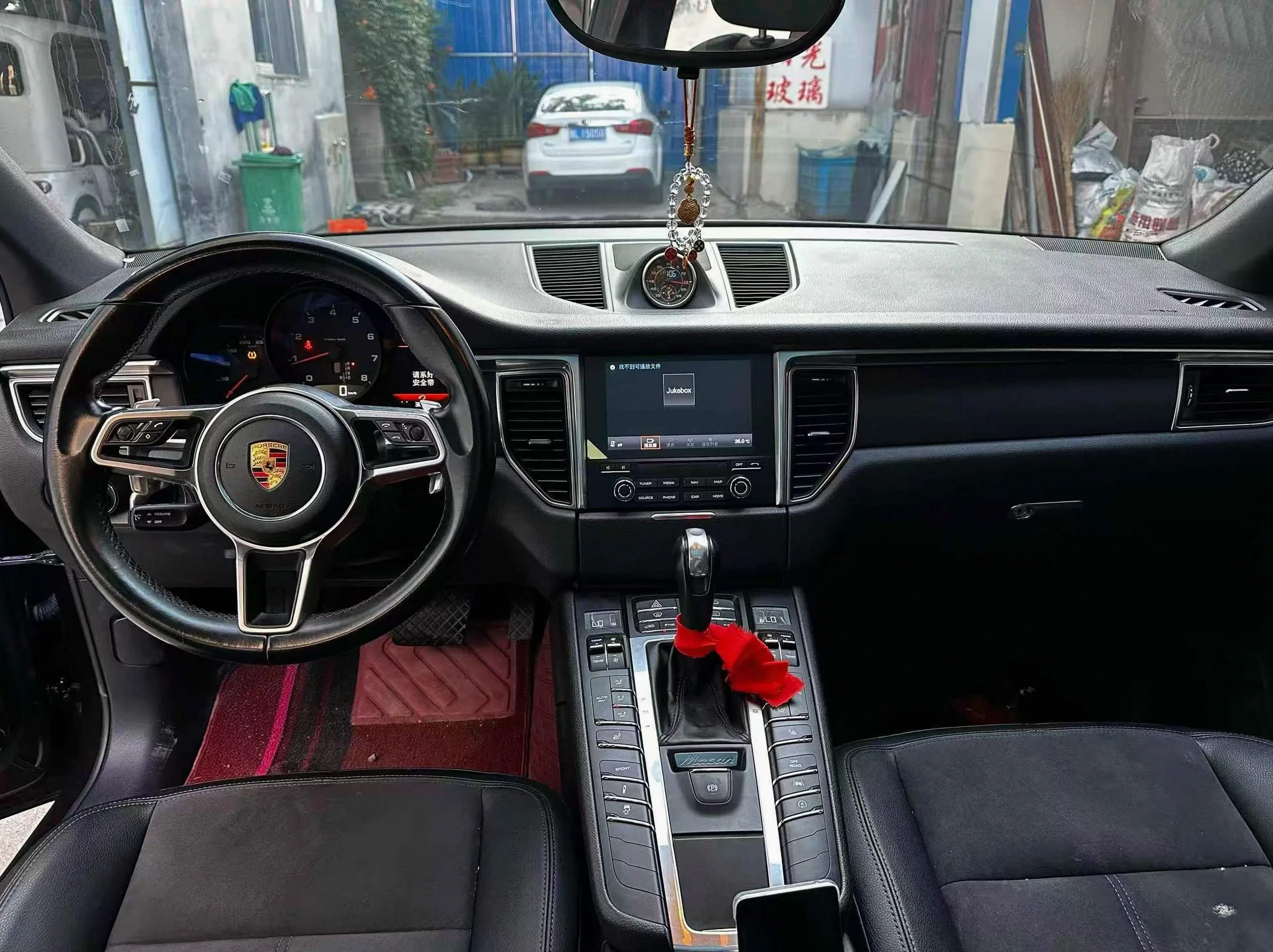 保时捷Macan 后面外观二