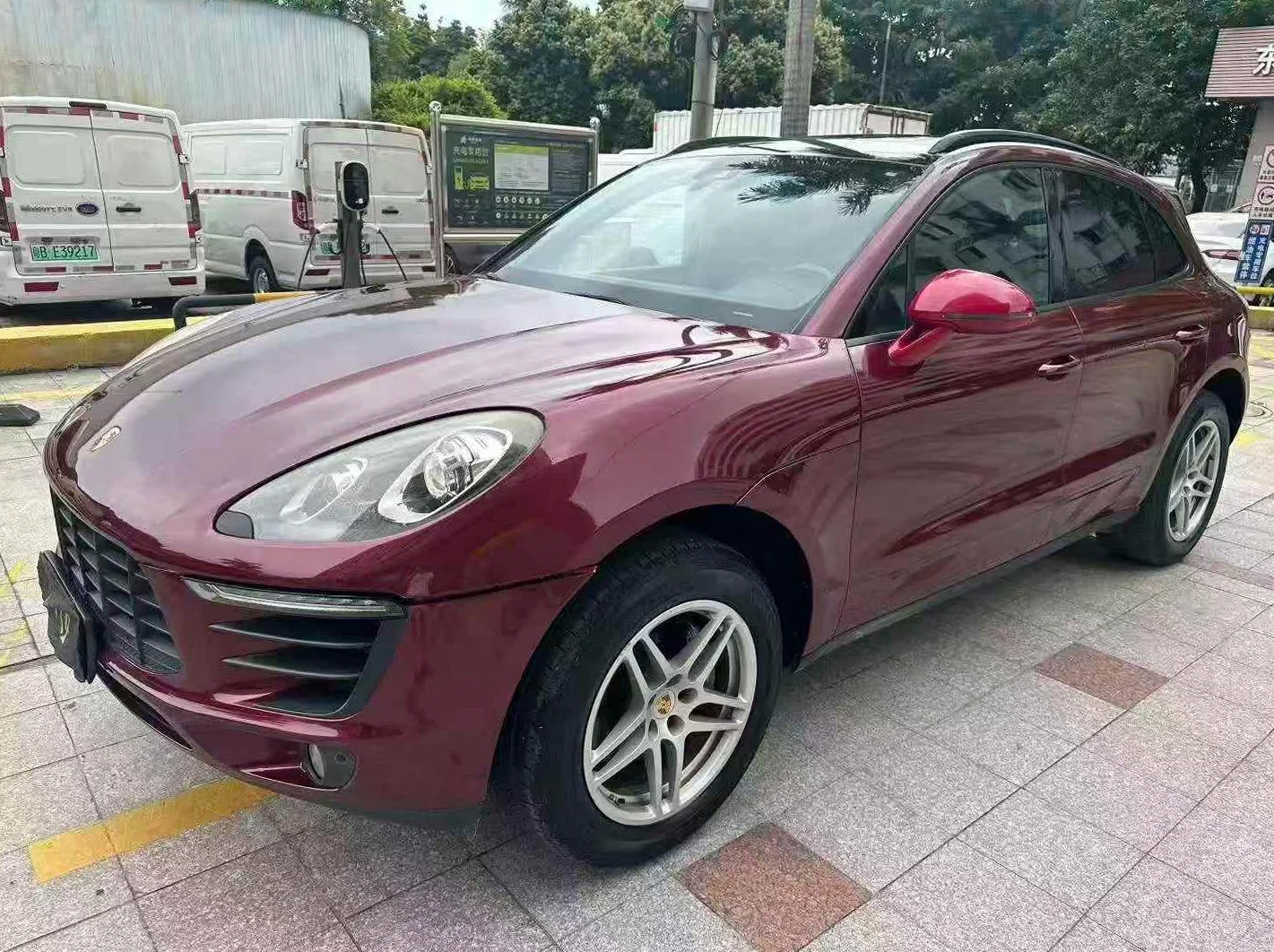 保时捷Macan 正面外观三