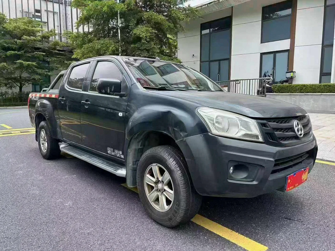 五十铃瑞迈 正面外观三