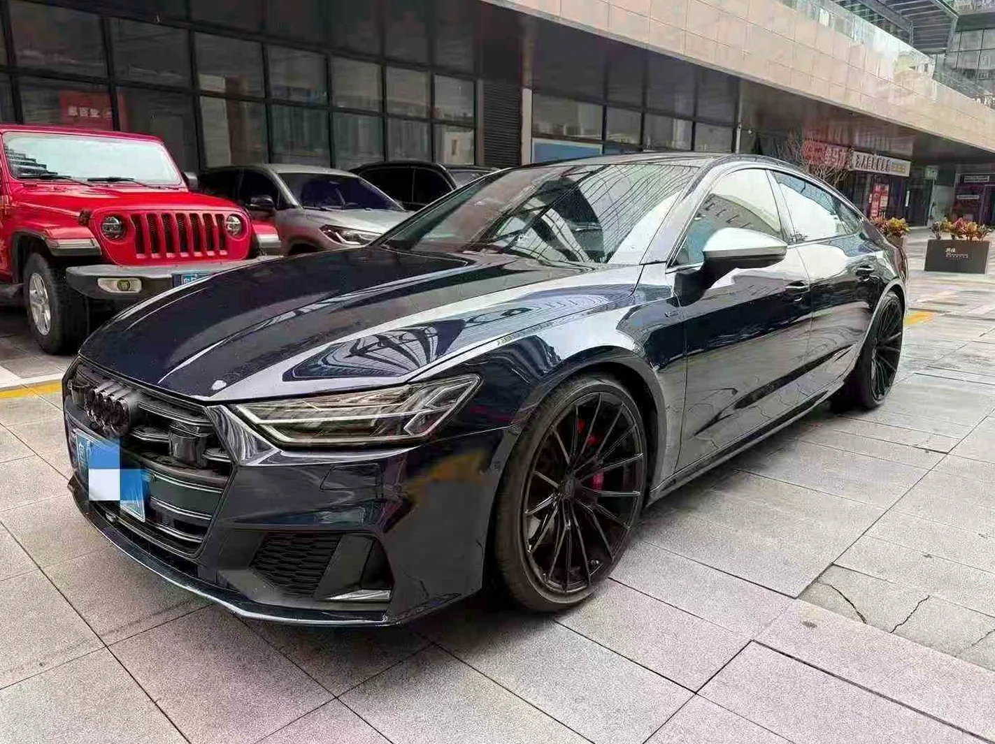 奥迪A7L 正面外观三