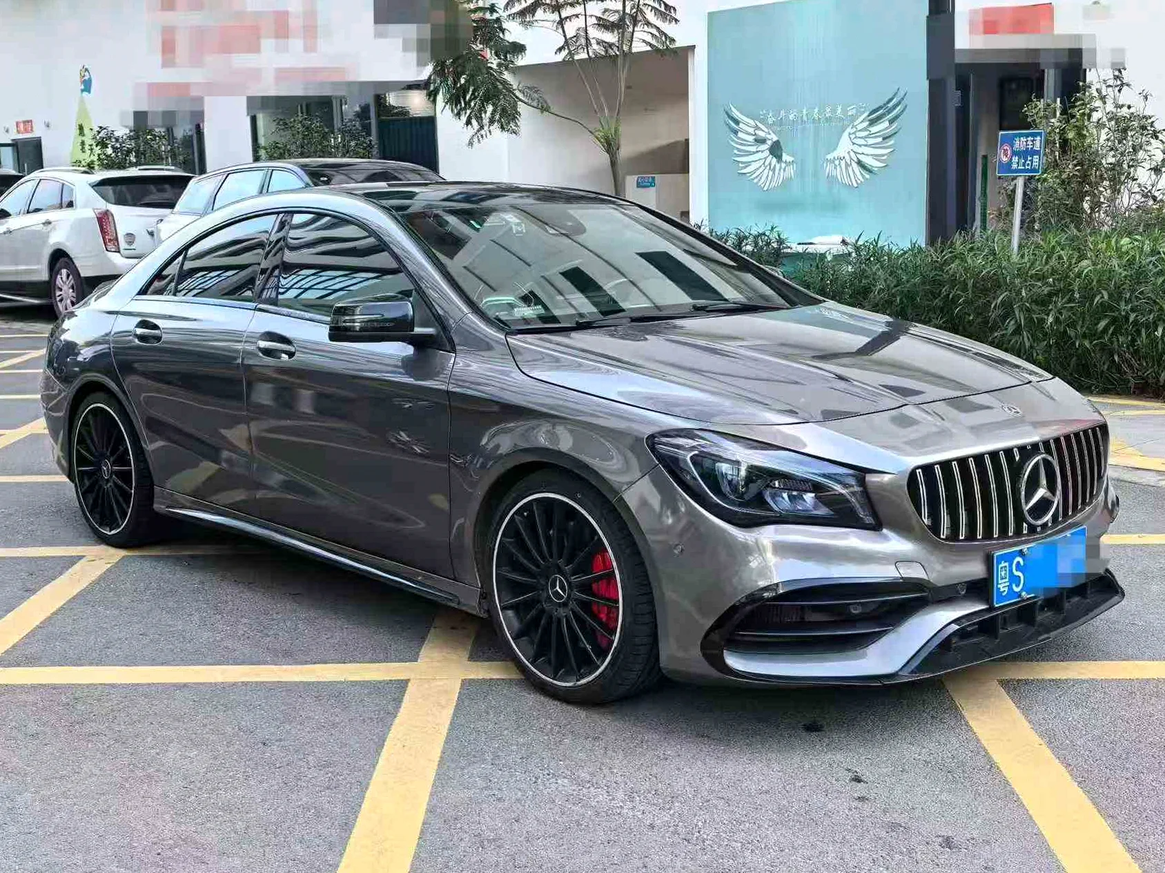 奔驰AMG 正面外观三
