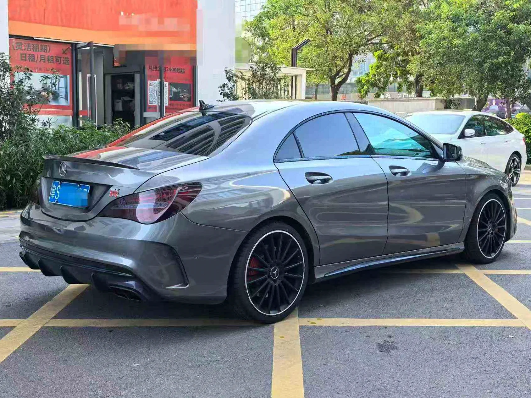 奔驰AMG 内饰前排