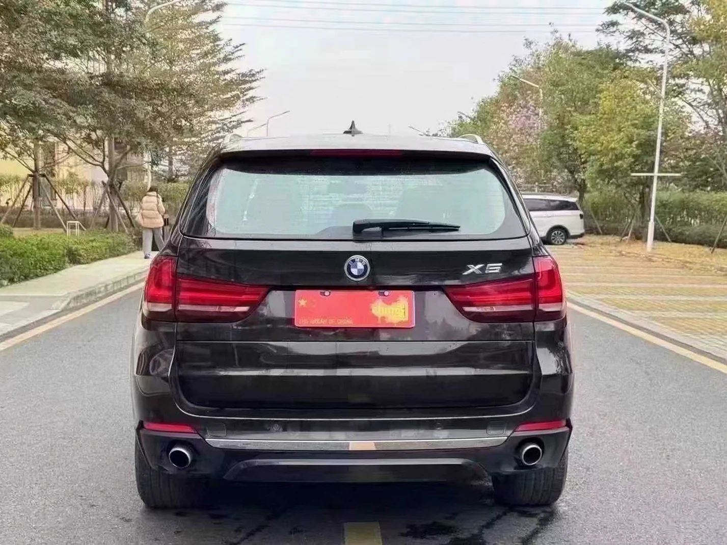 宝马X5 后面外观二