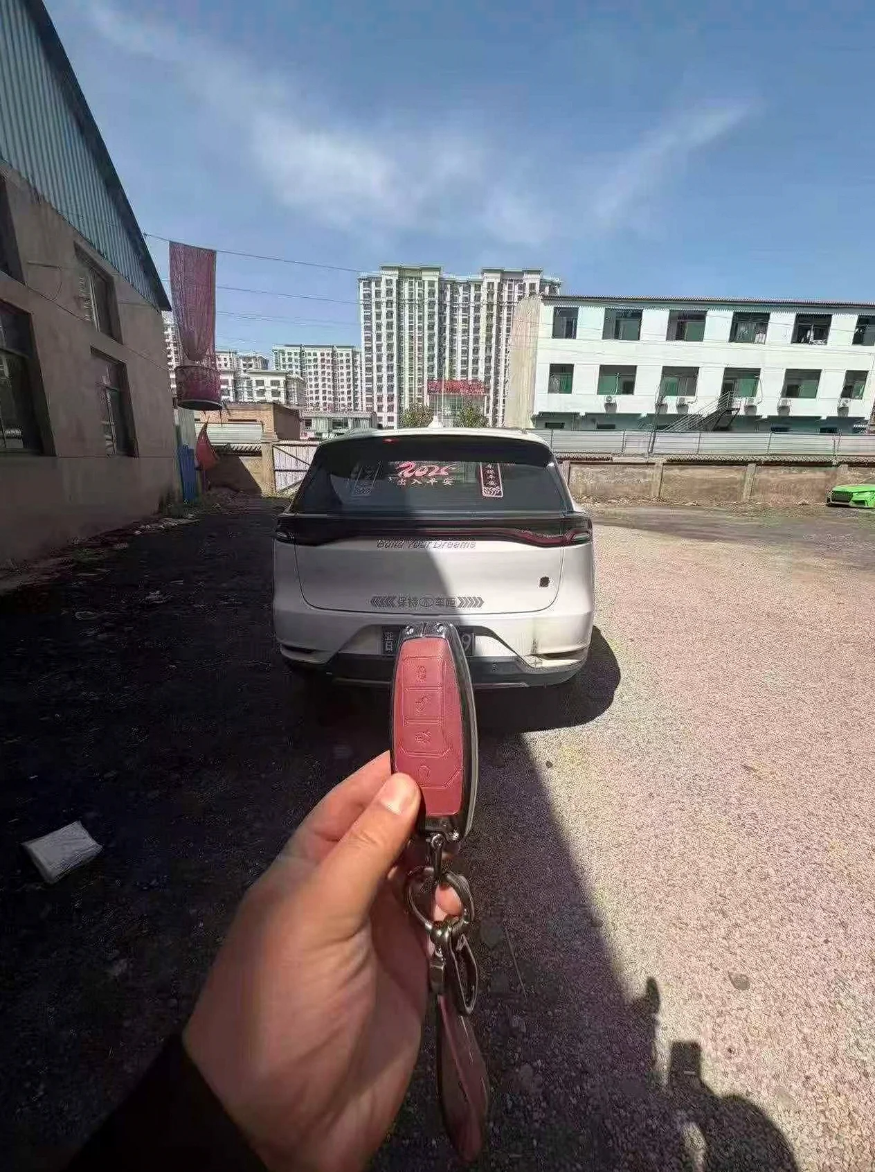 比亚迪唐 后面外观一