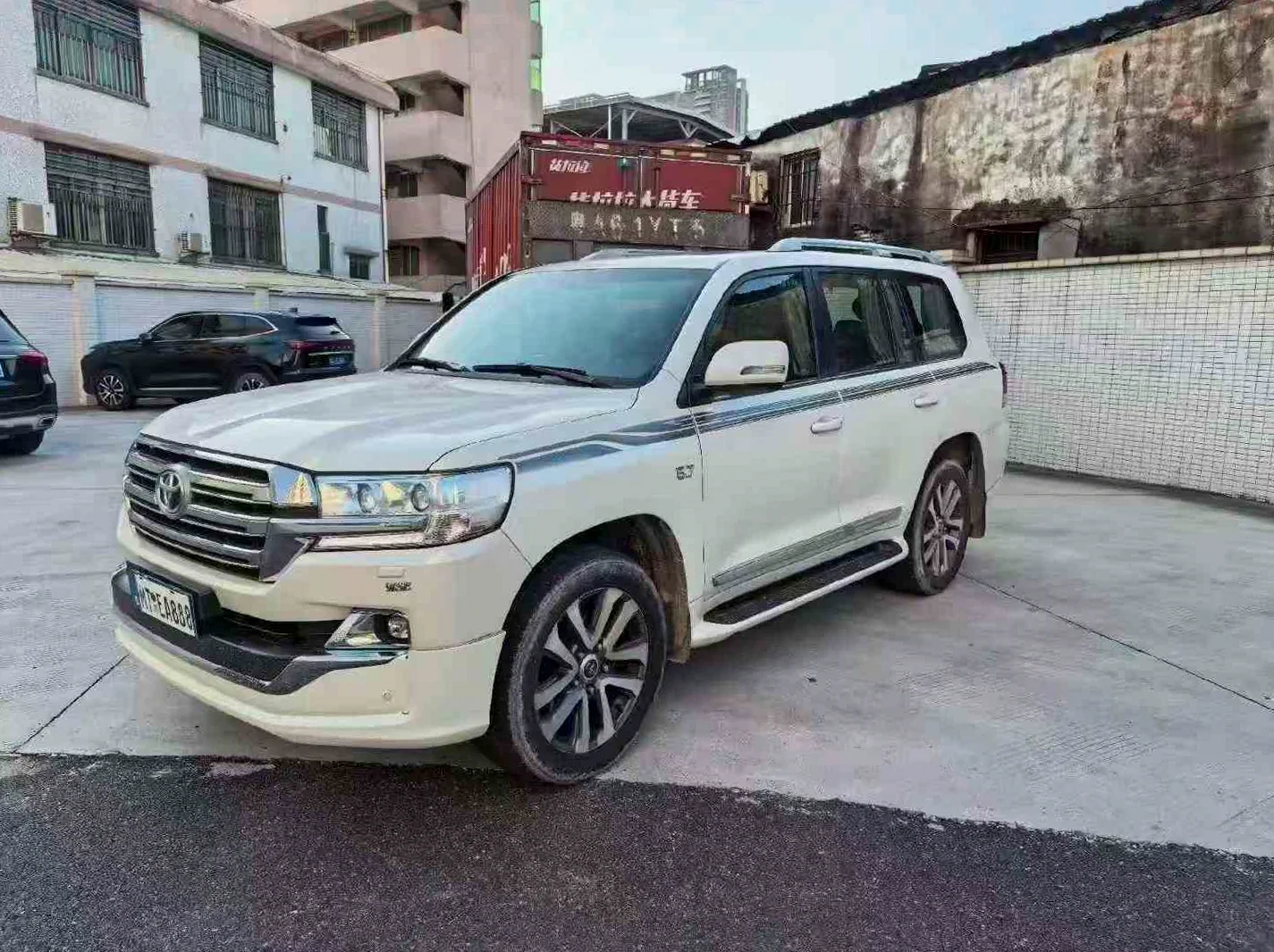 19年丰田兰德酷路泽5.7L V8