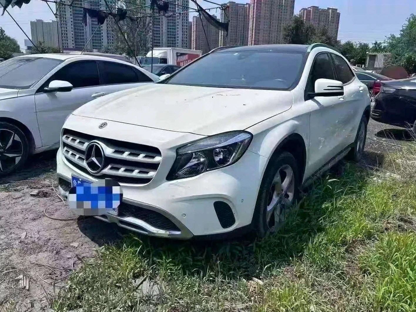 奔驰GLA 正面外观三