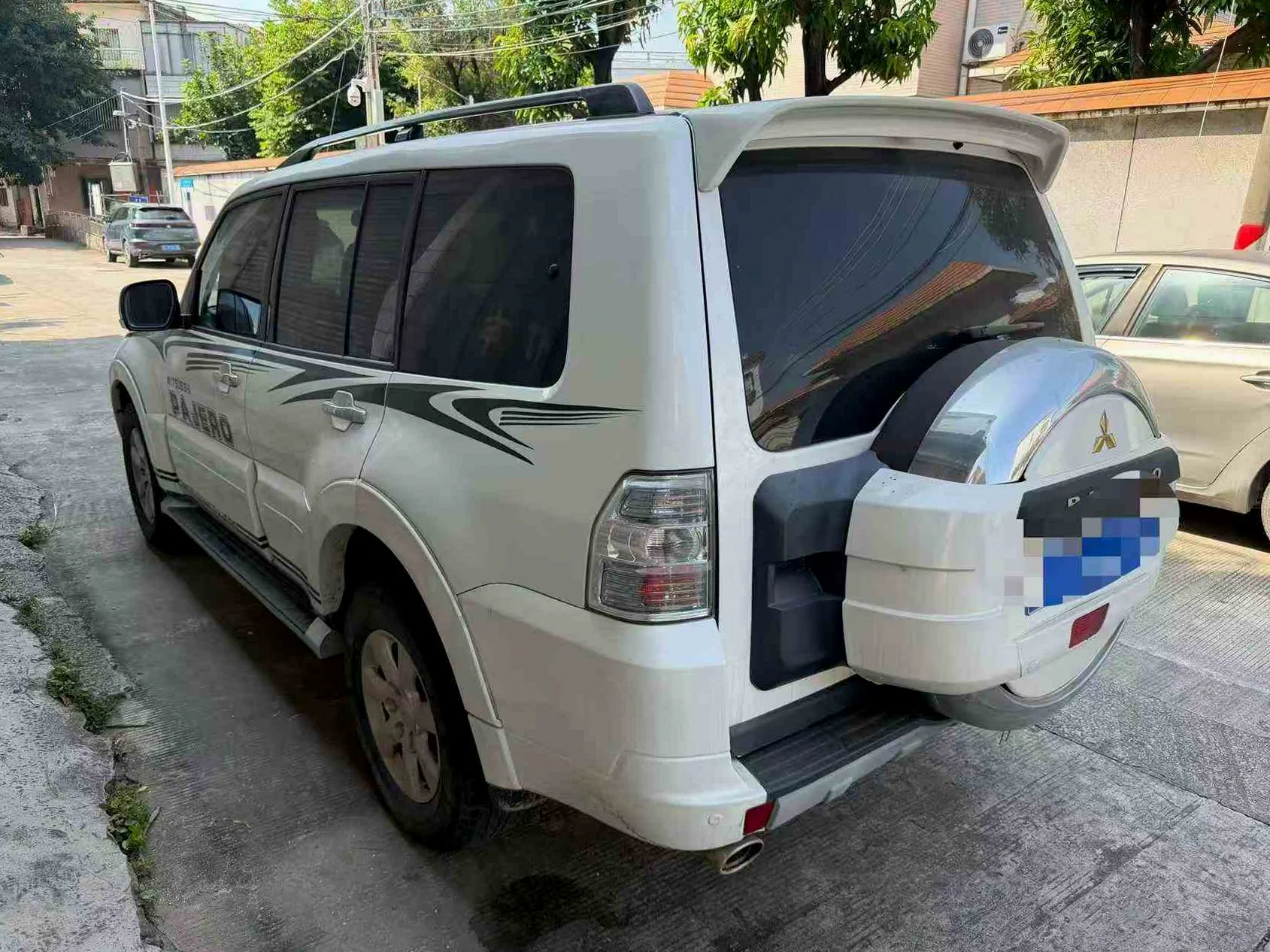 三菱帕杰罗 驾驶室