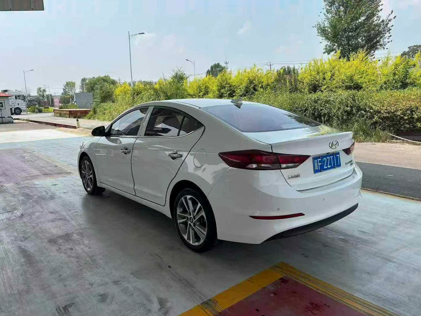 现代领动 后面外观二