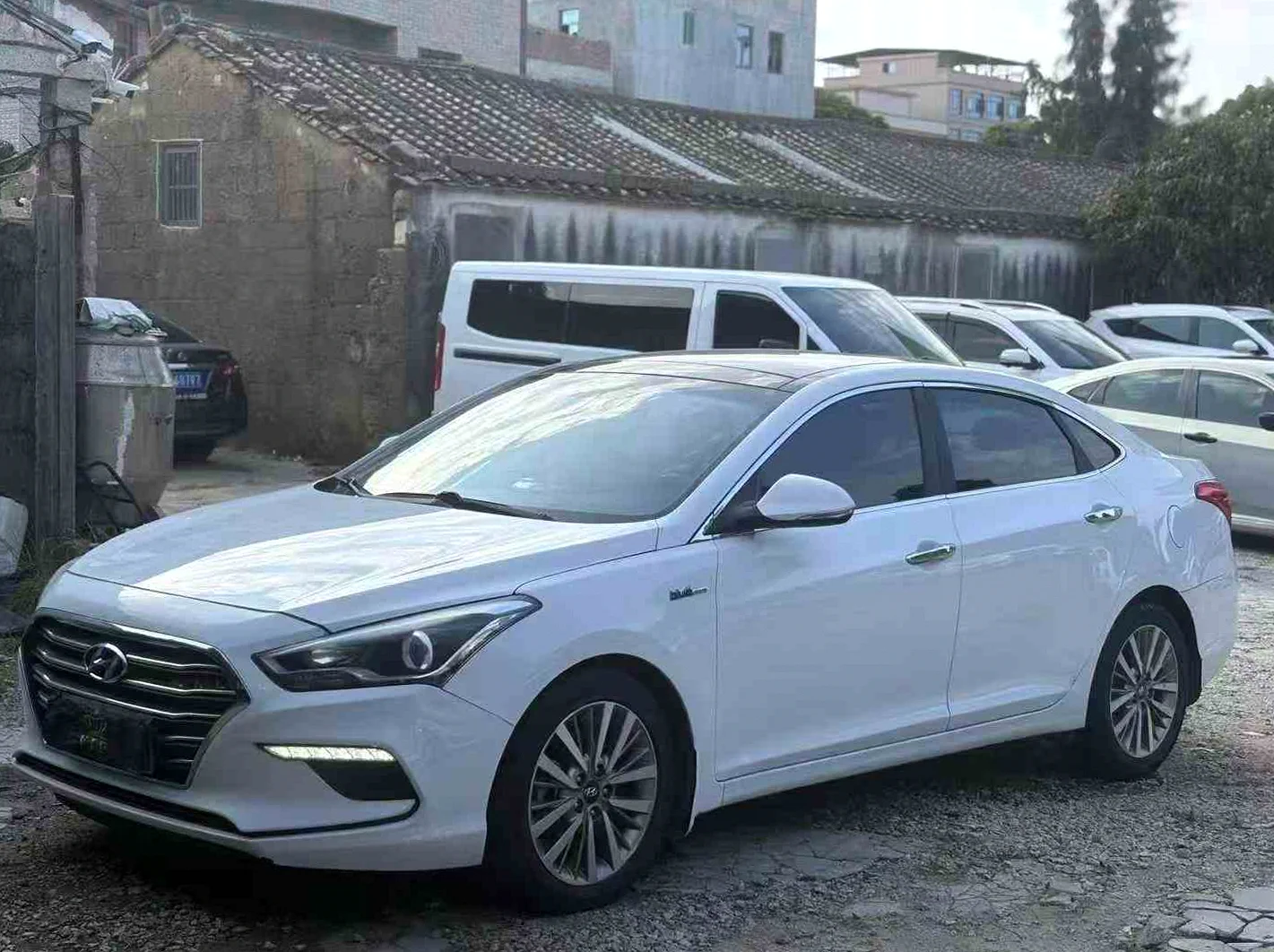 现代名图 正面外观三