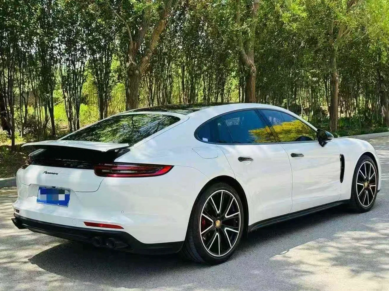 保时捷帕拉梅拉 后面外观三