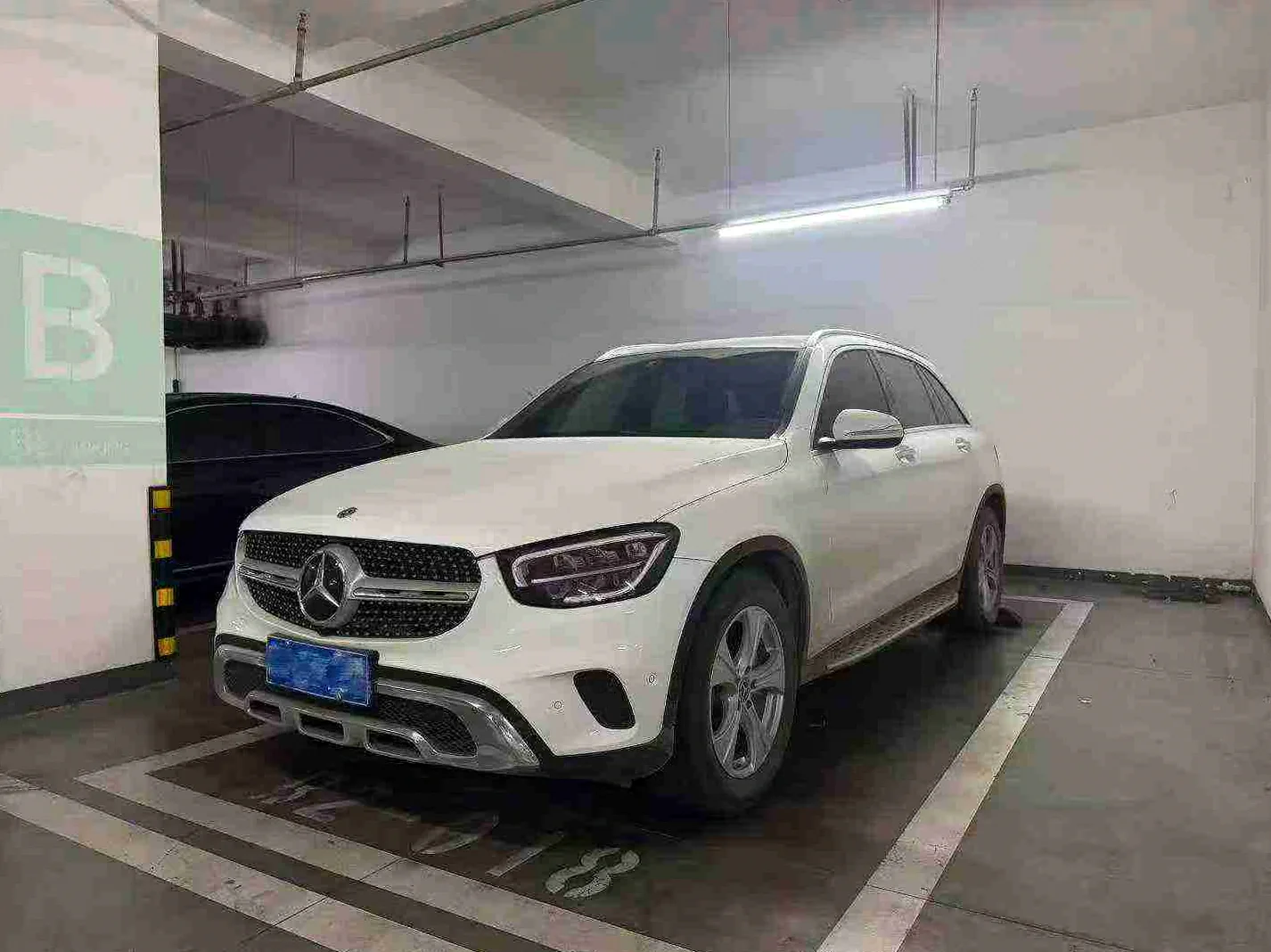 奔驰GL 正面外观二