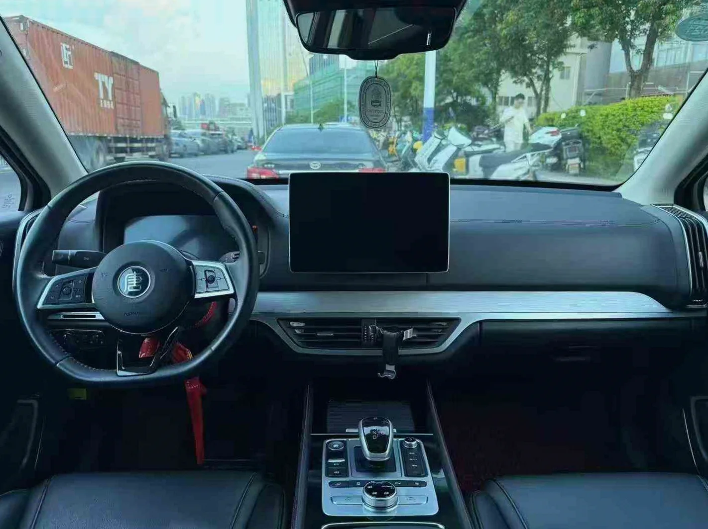 比亚迪唐 后面外观二