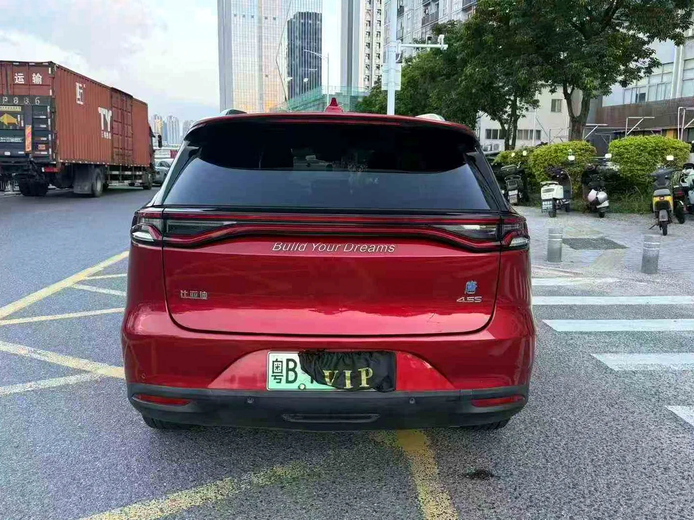 比亚迪唐 内饰后排