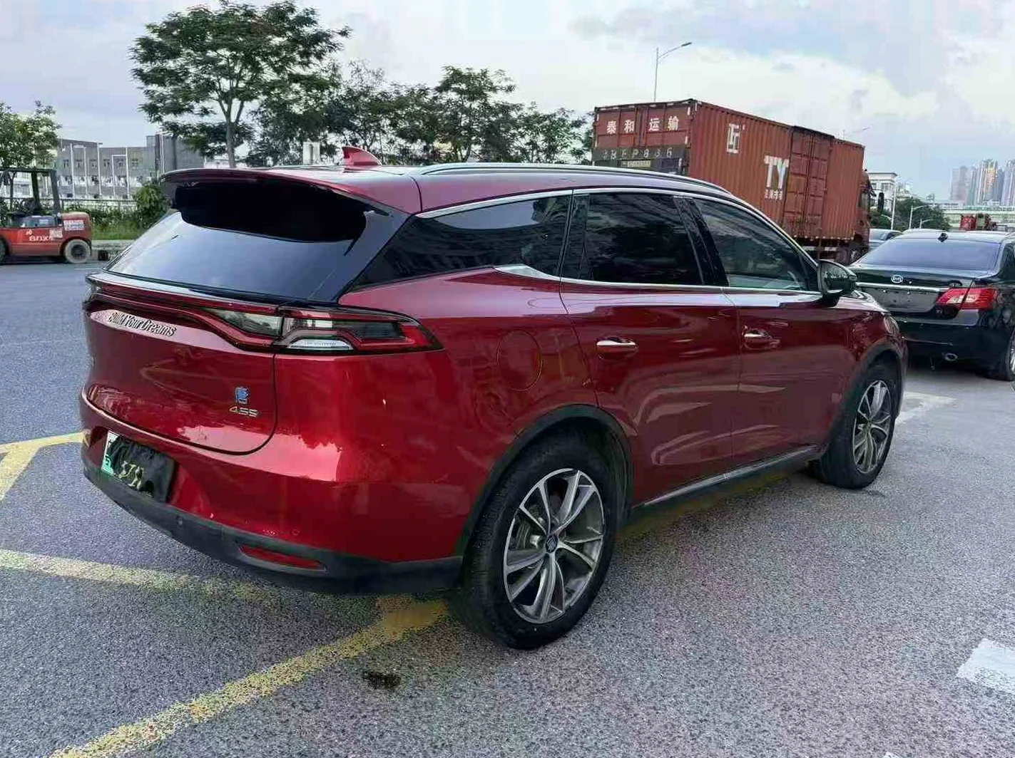比亚迪唐 驾驶室