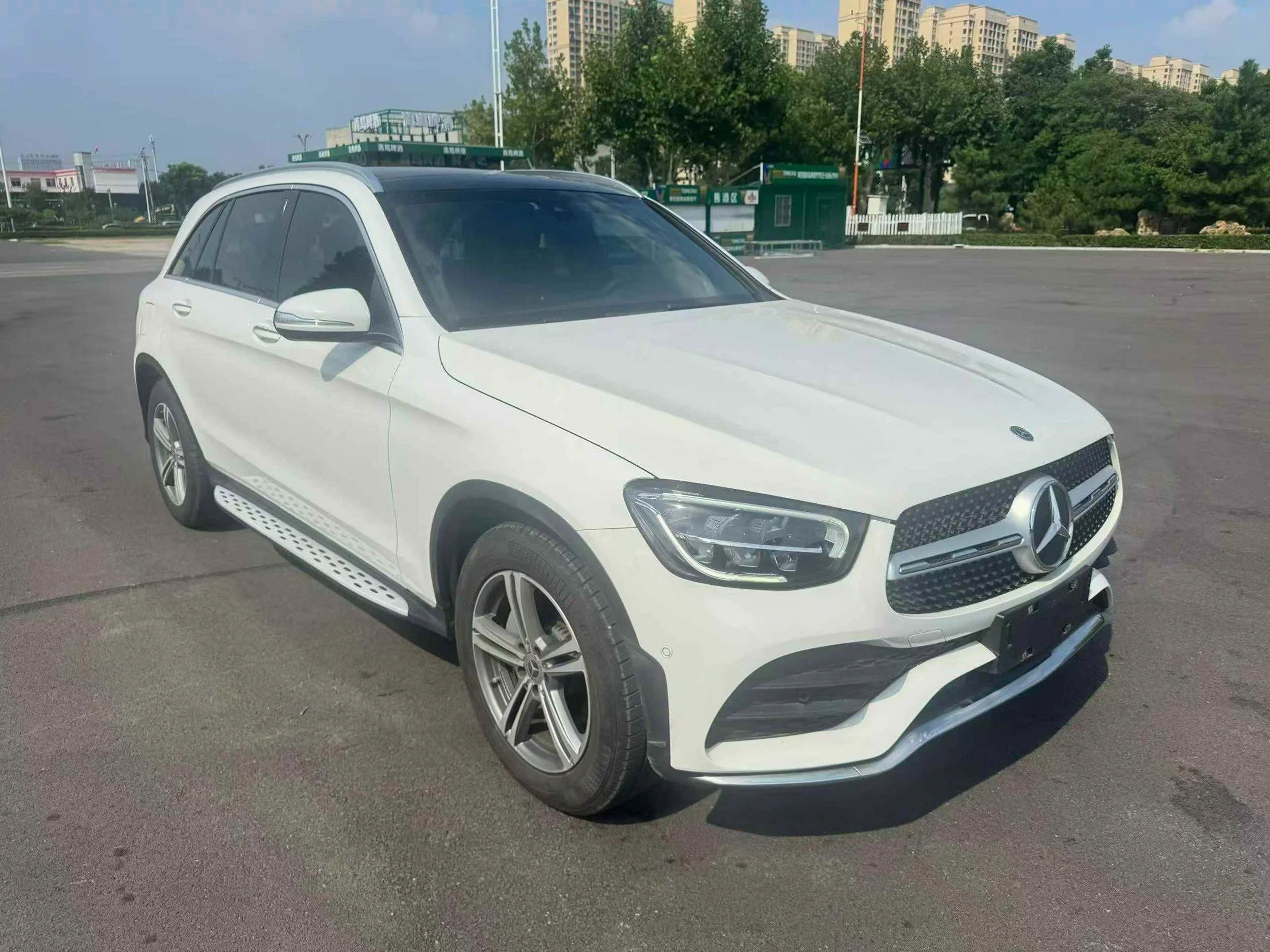 奔驰GLC 正面外观三